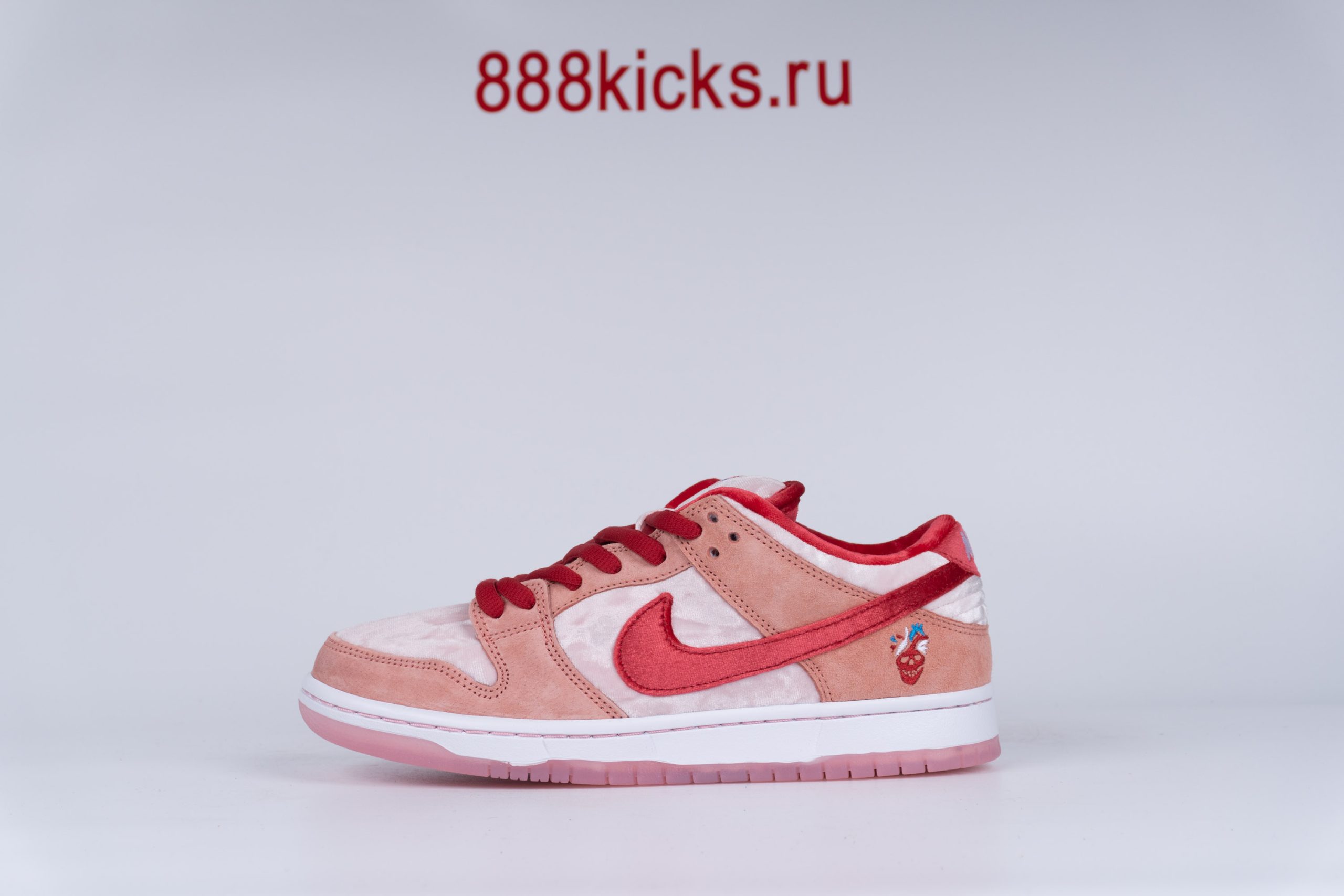 Nike SB Dunk Low StrangeLove Skateboards (Regular Box)