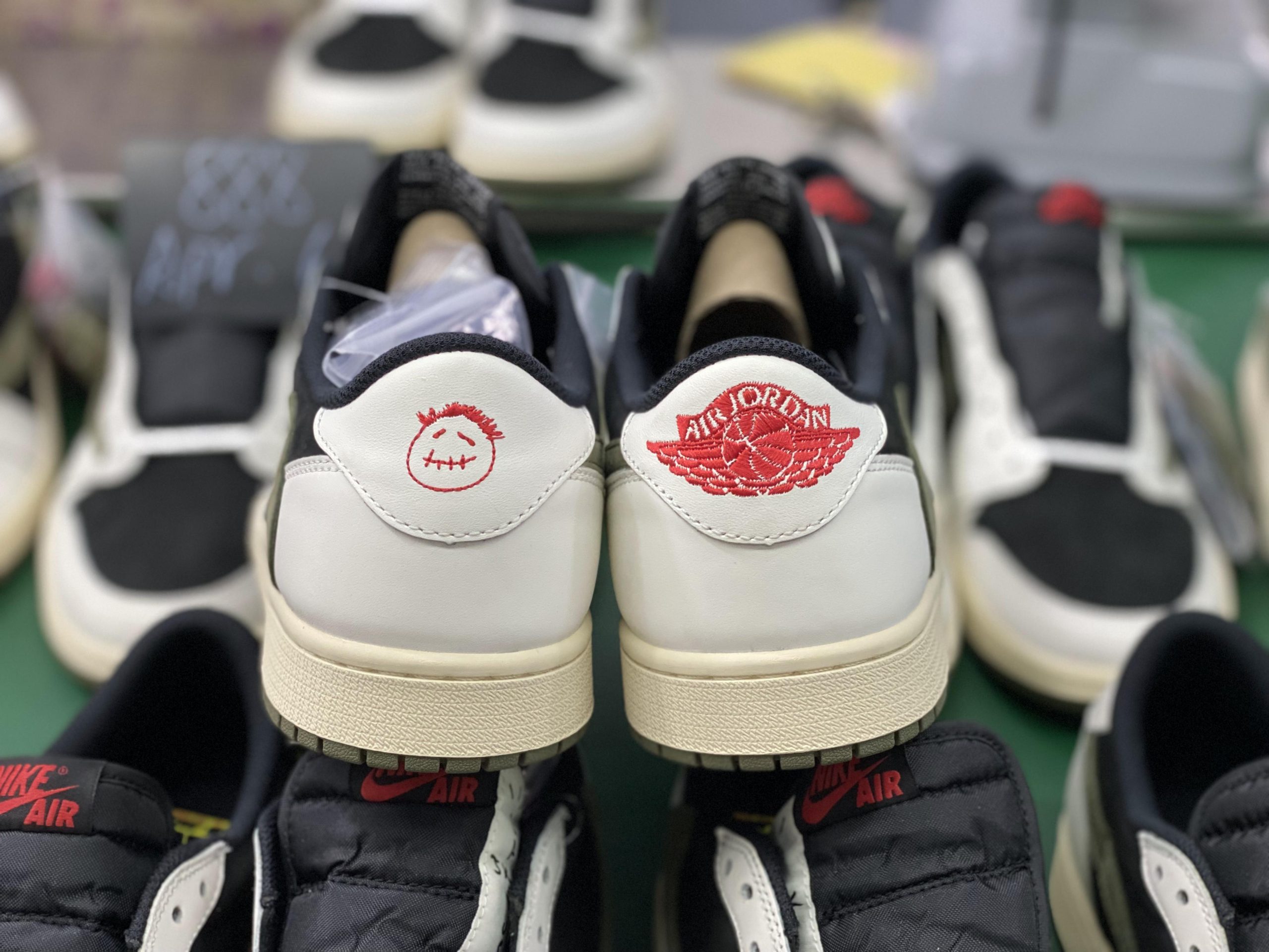 Jordan 1 Retro Low OG SP Travis Scott Olive (W)