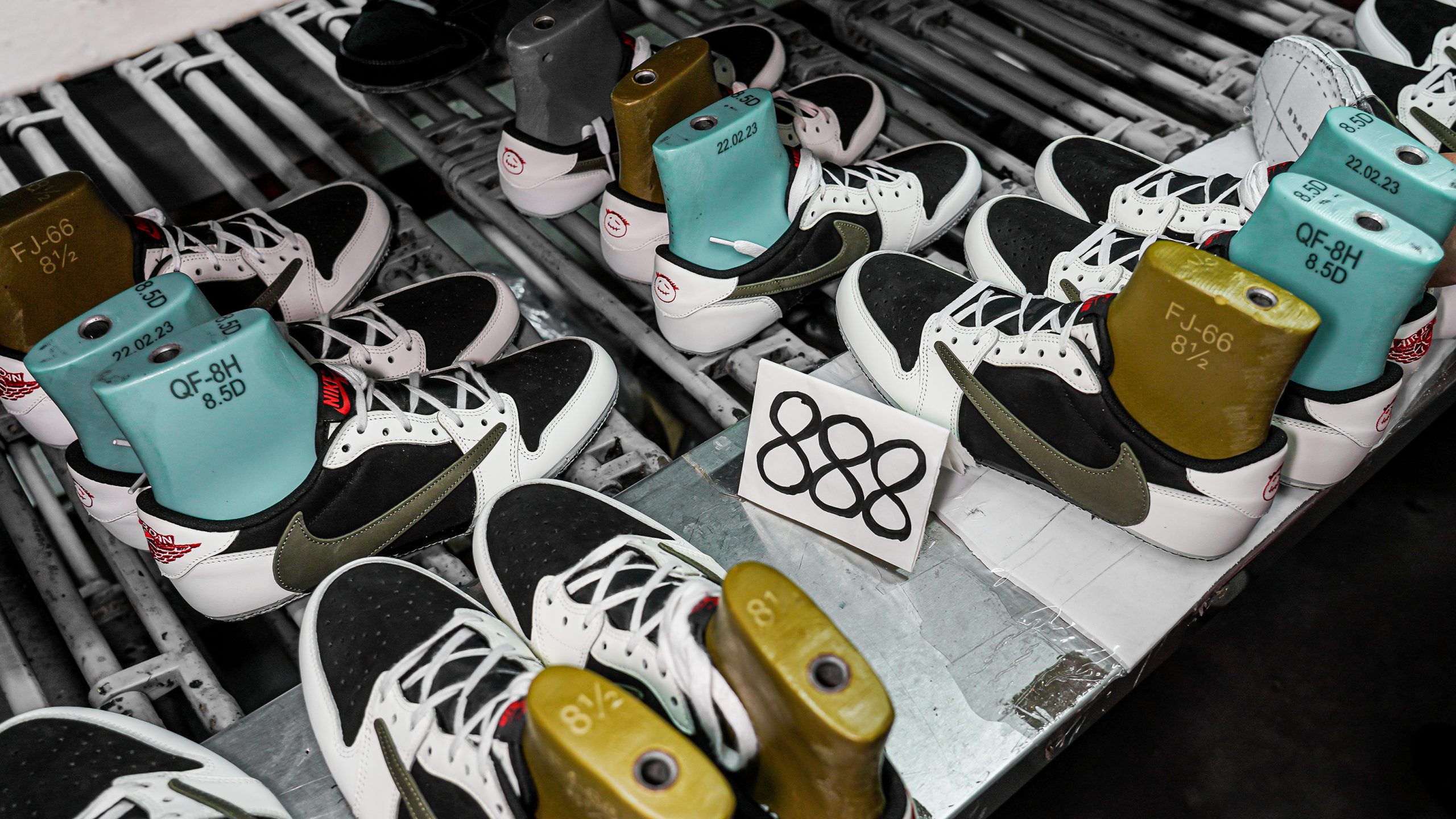 Jordan 1 Retro Low OG SP Travis Scott Olive (W)