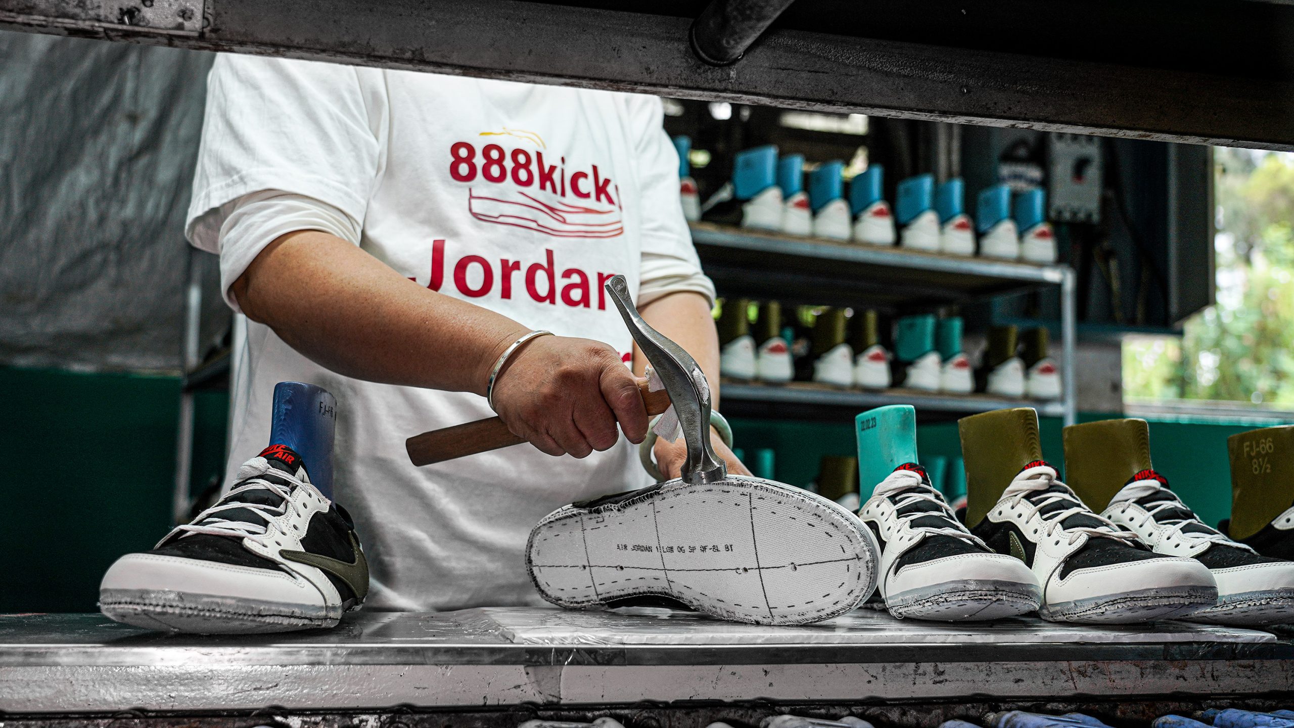 Jordan 1 Retro Low OG SP Travis Scott Olive (W)