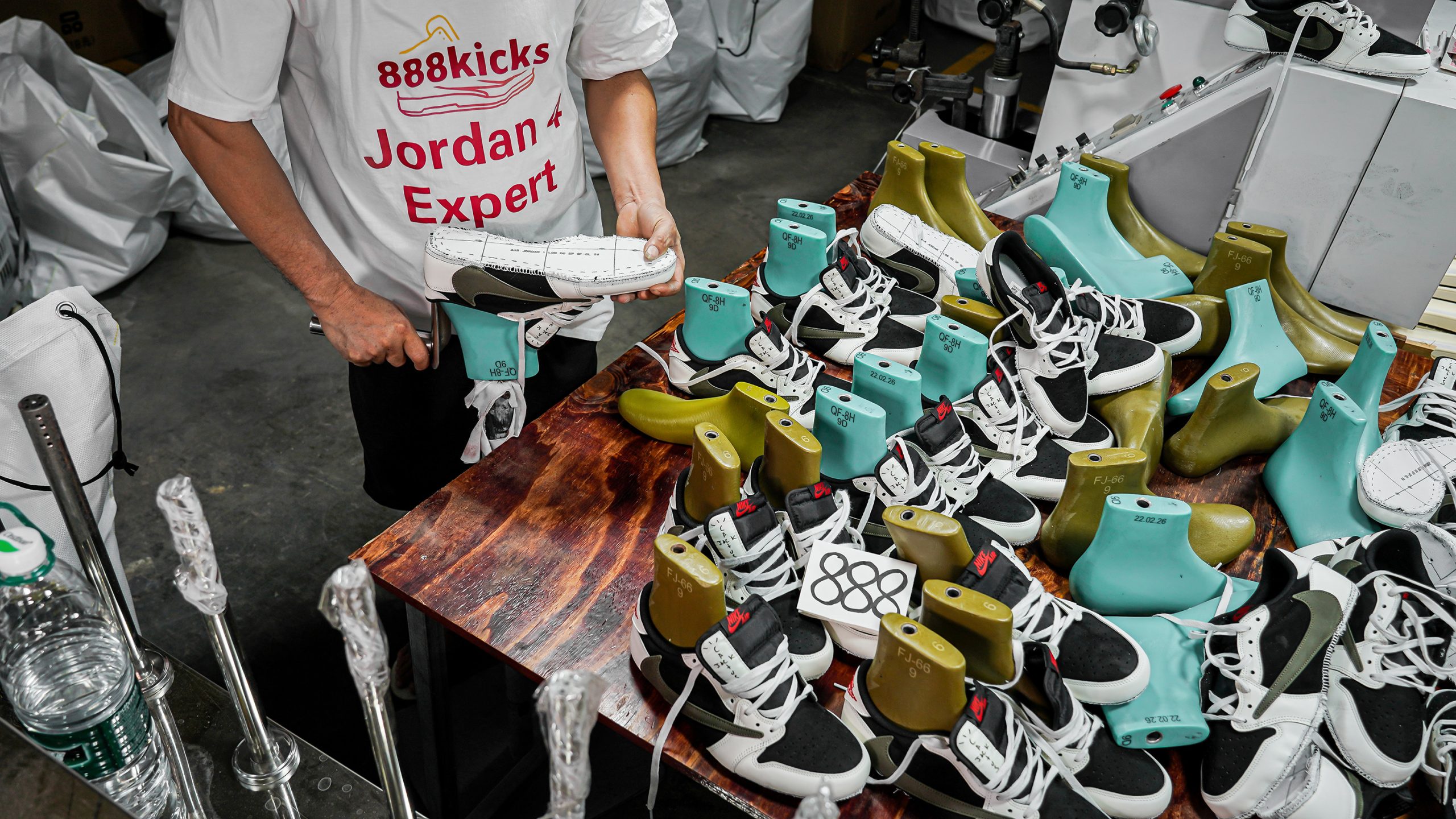 Jordan 1 Retro Low OG SP Travis Scott Olive (W)