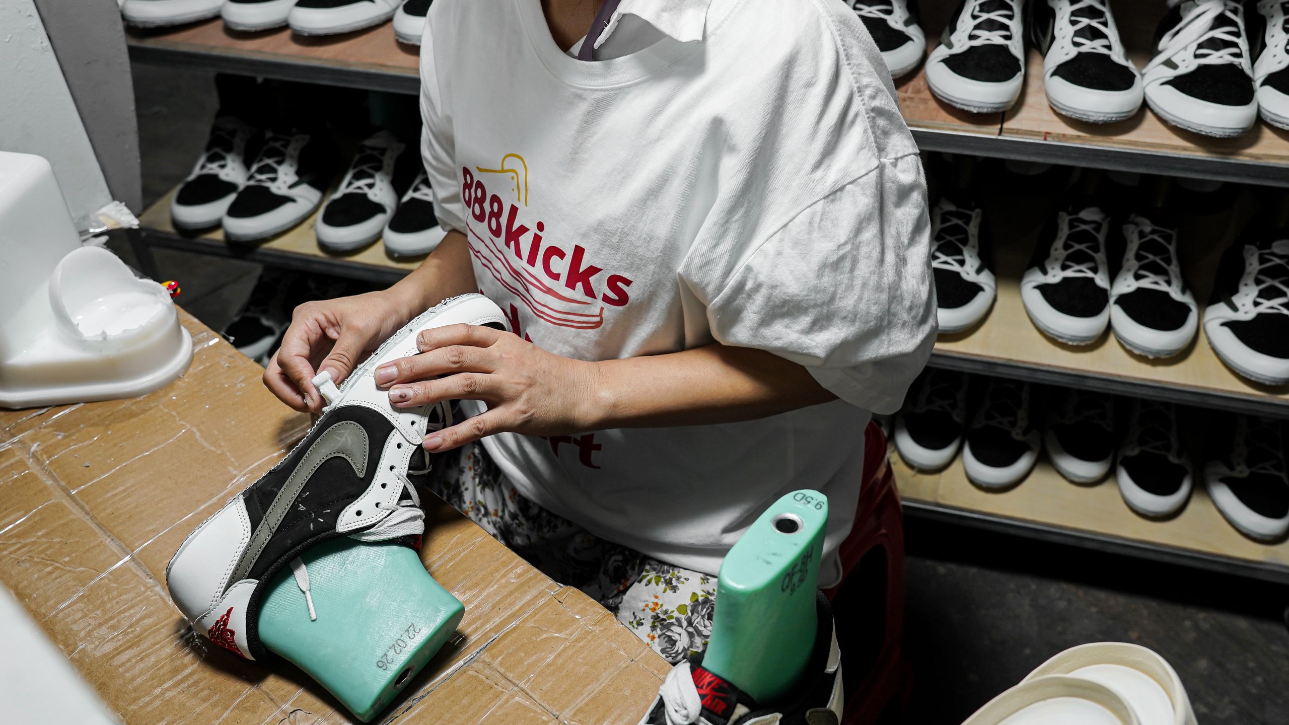 Jordan 1 Retro Low OG SP Travis Scott Olive (W)