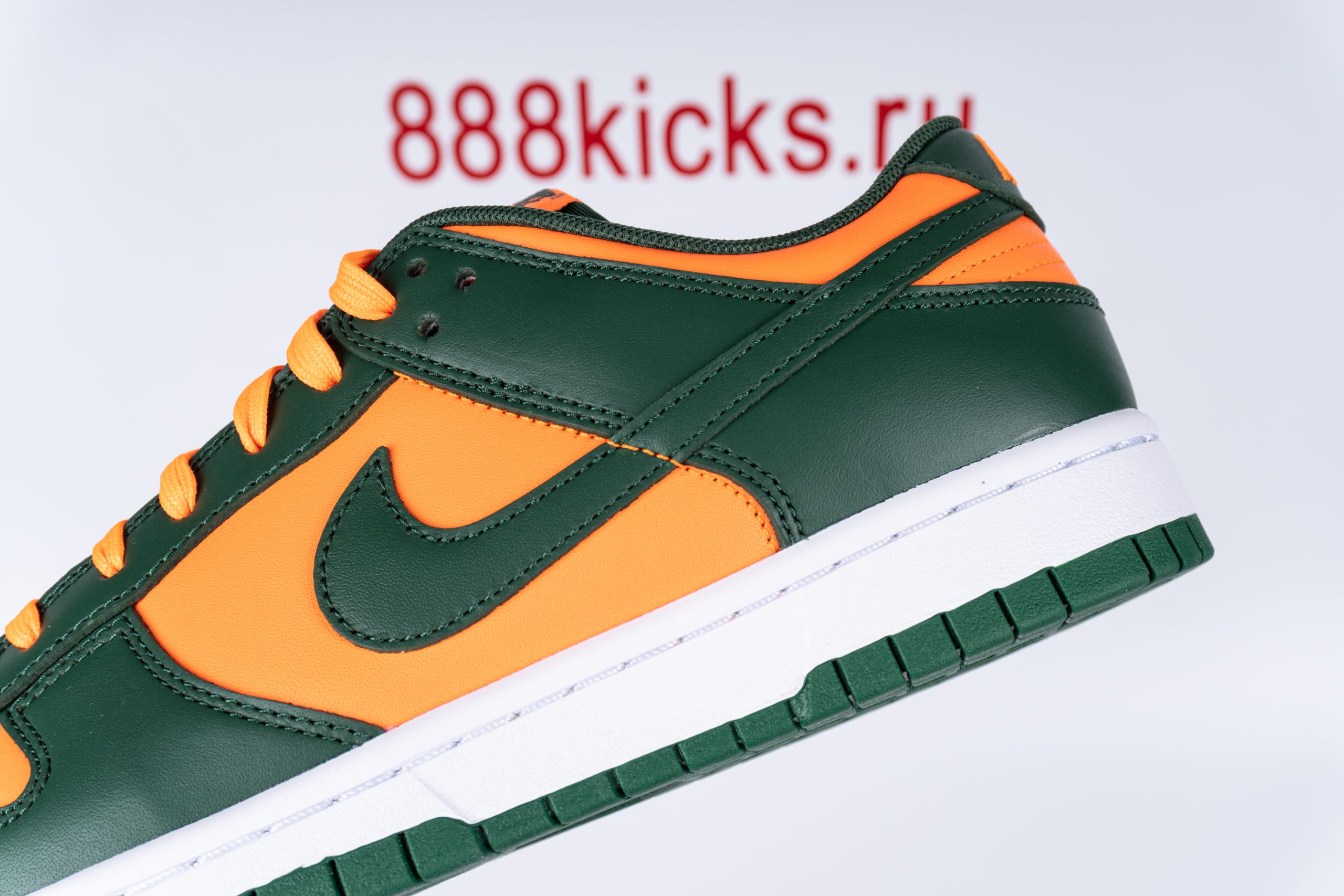 Nike Dunk Low “Miami Hurricanes”