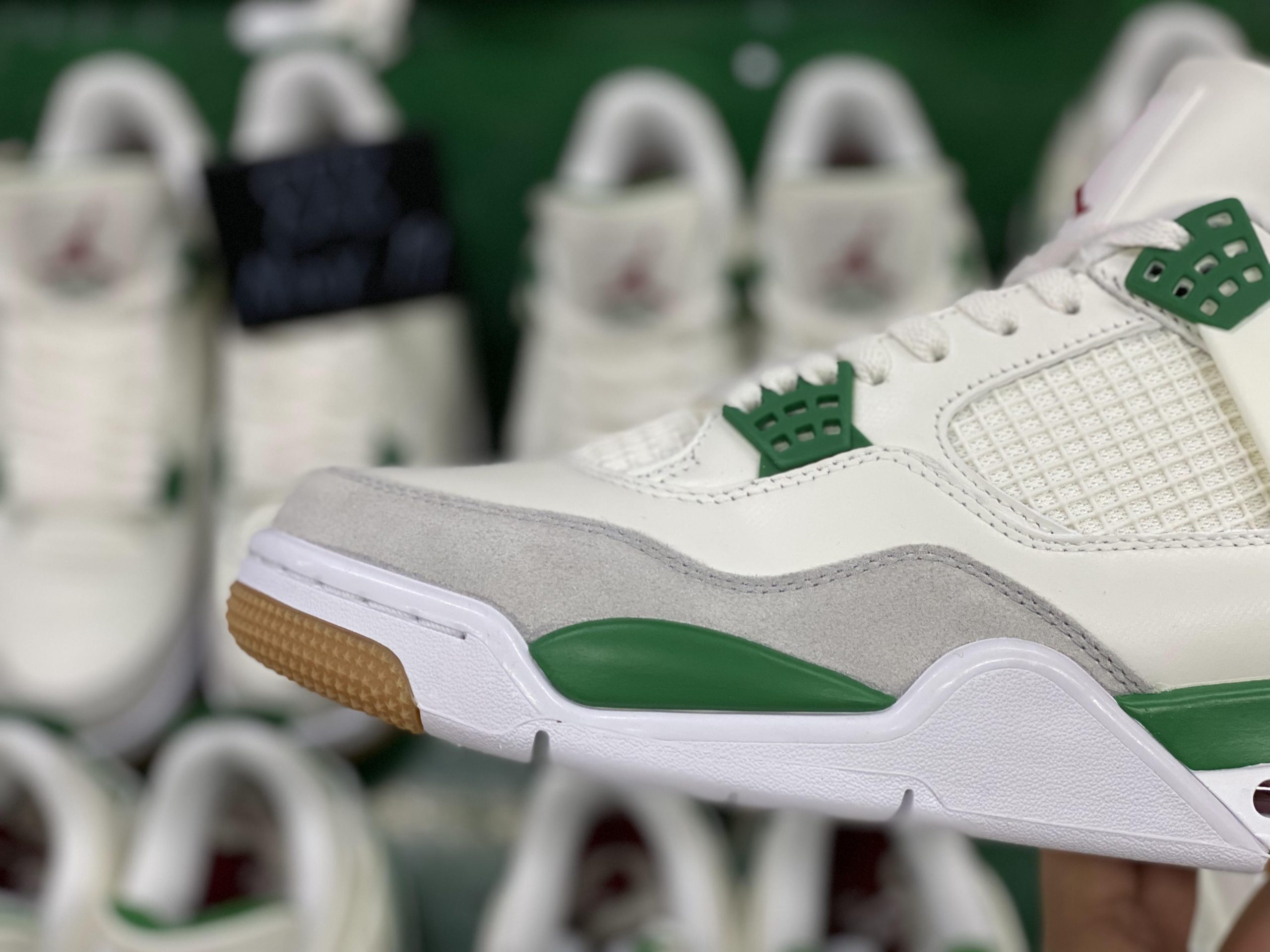 Jordan 4 Retro SB Pine Green