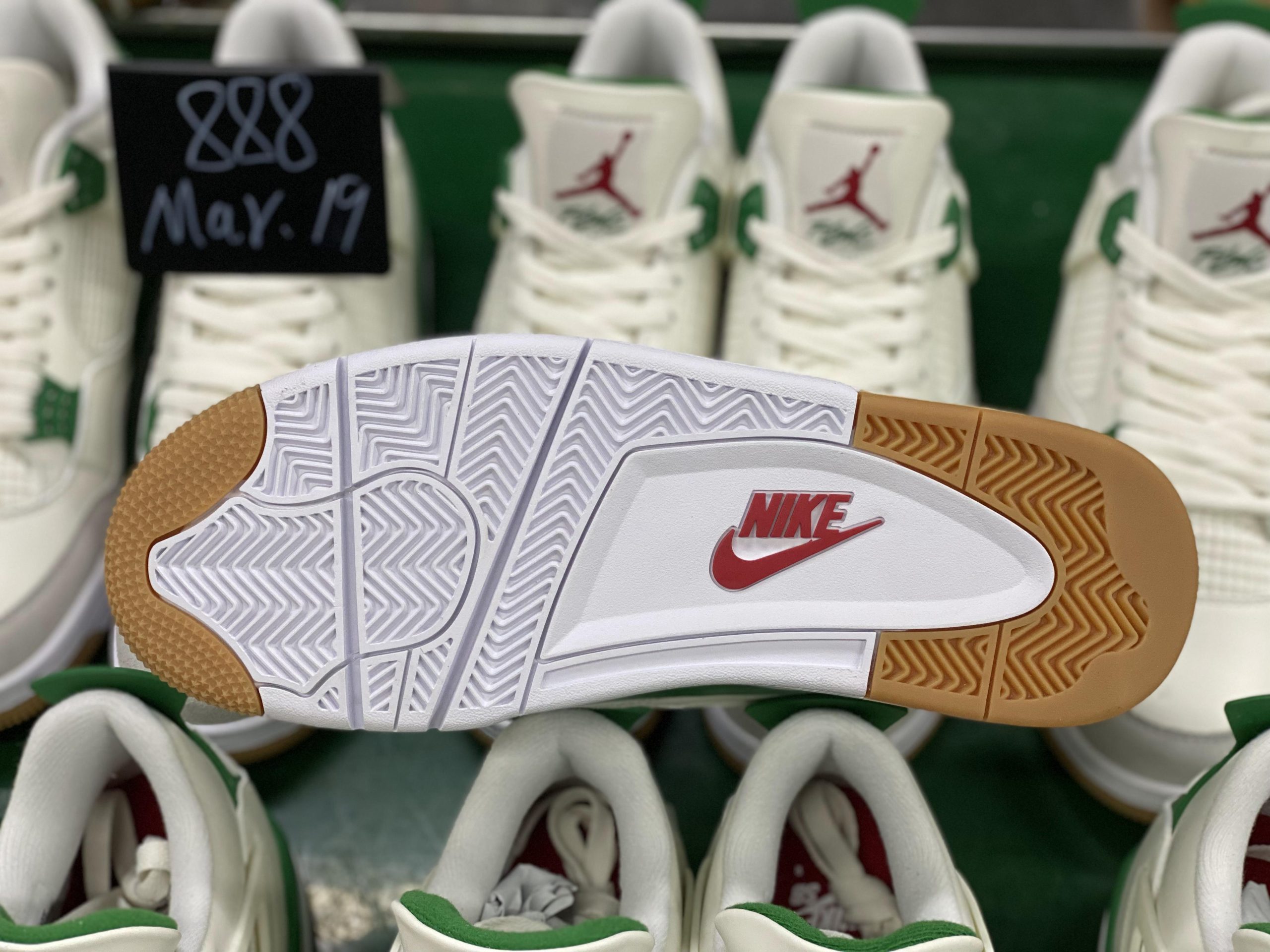 Jordan 4 Retro SB Pine Green