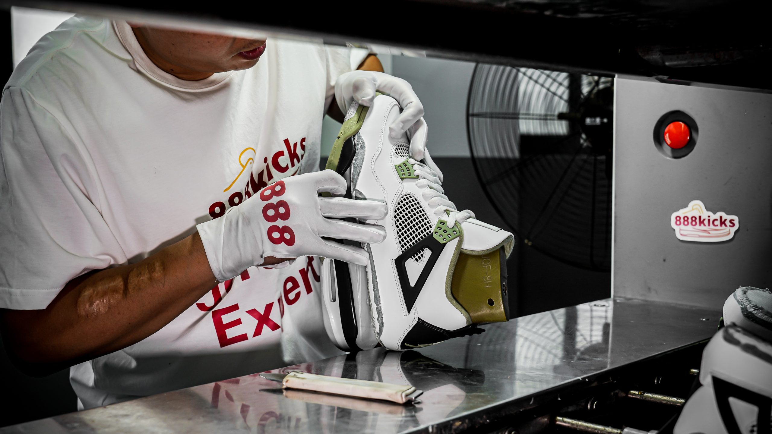 Jordan 4 Retro Seafoam (W)