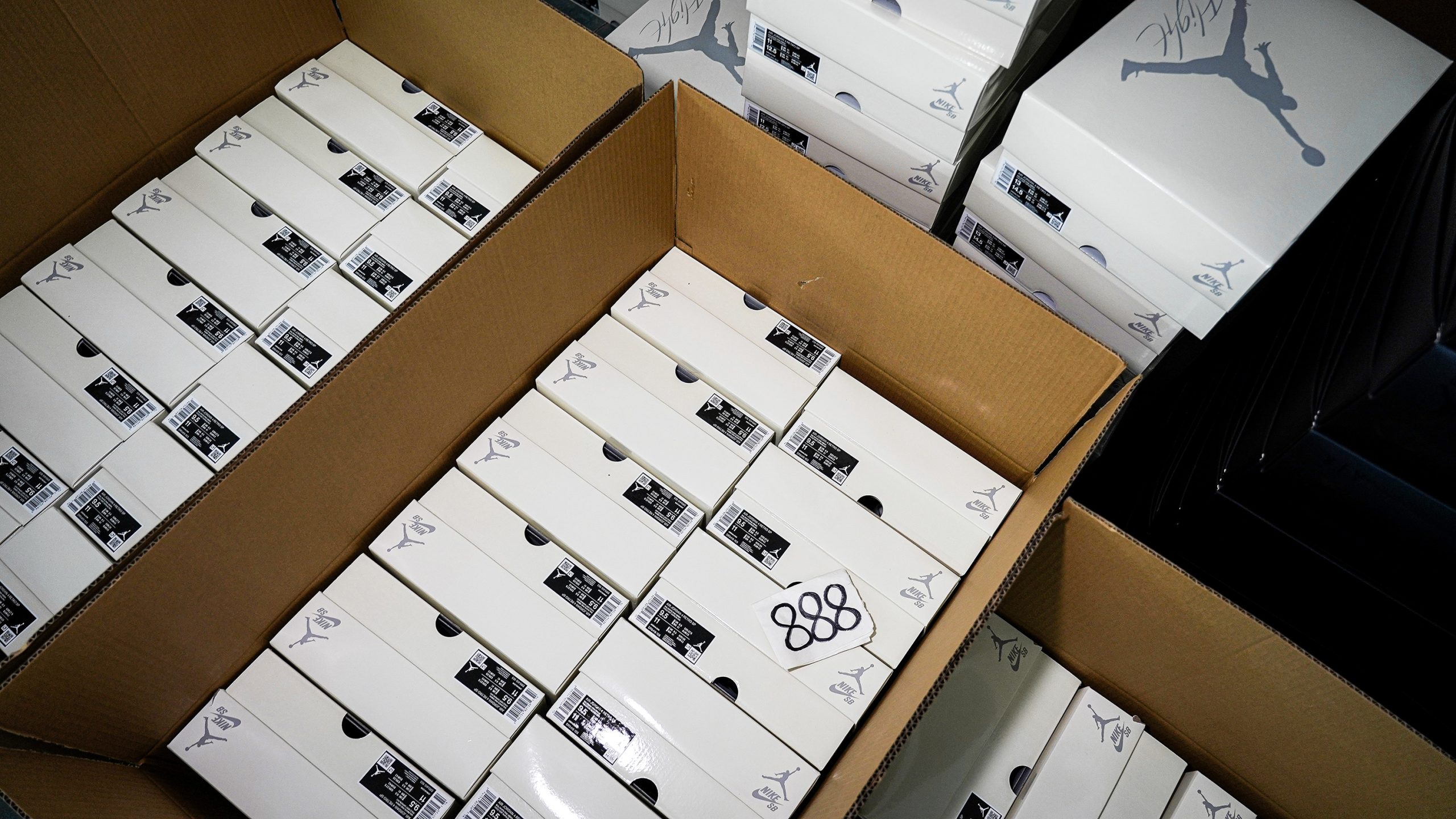 Jordan 4 Retro SB Pine Green