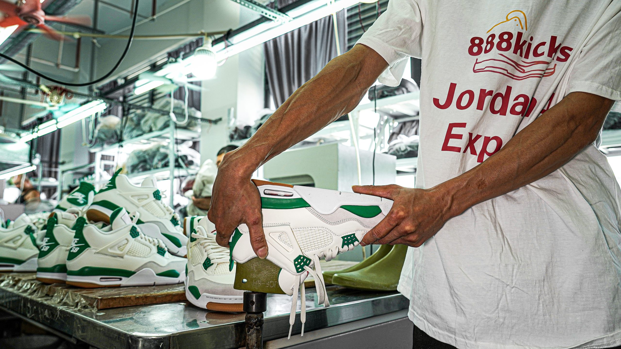 Jordan 4 Retro SB Pine Green