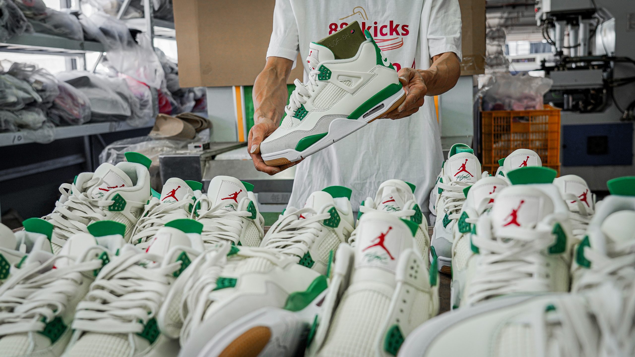 Jordan 4 Retro SB Pine Green