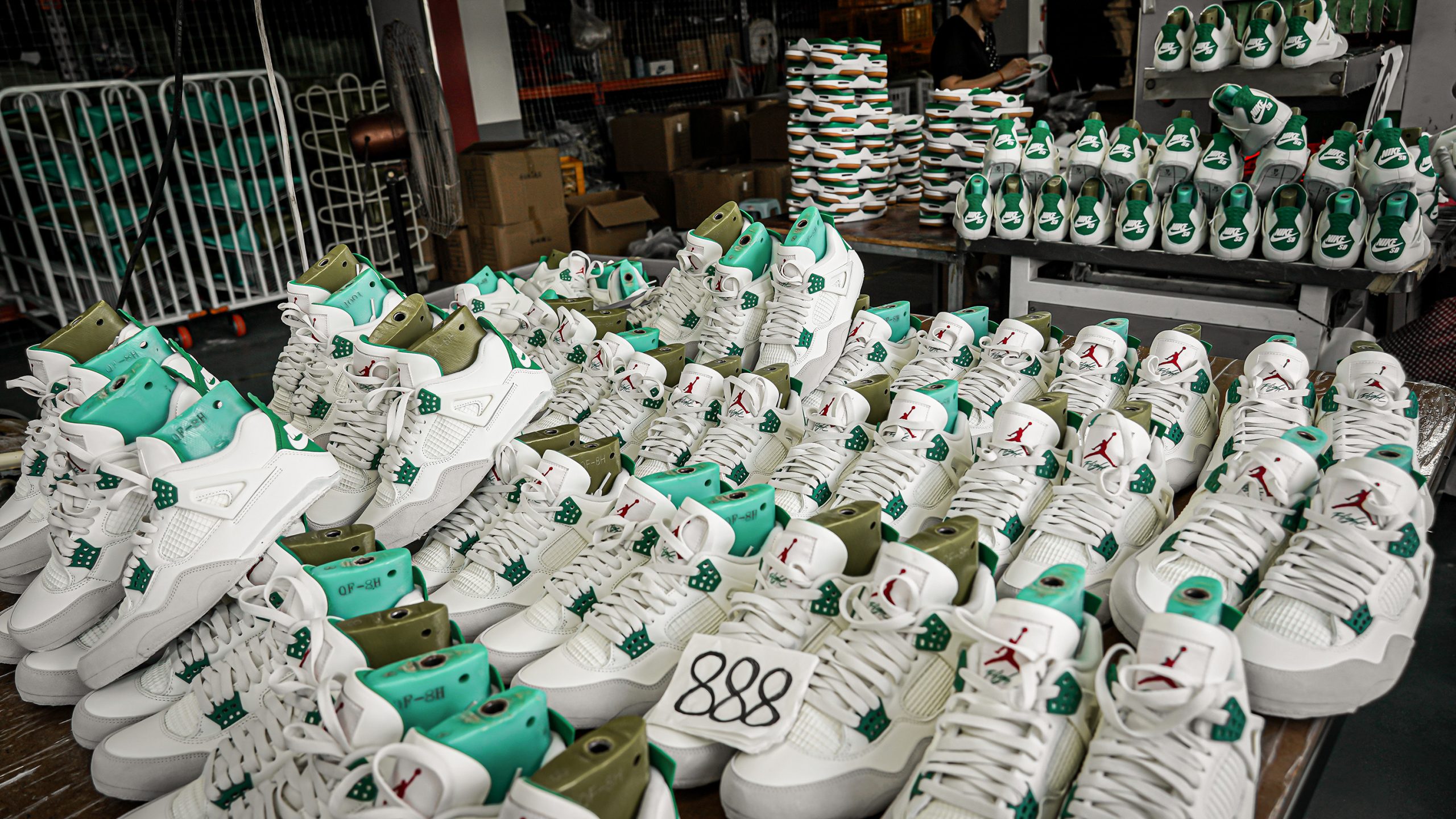 Jordan 4 Retro SB Pine Green