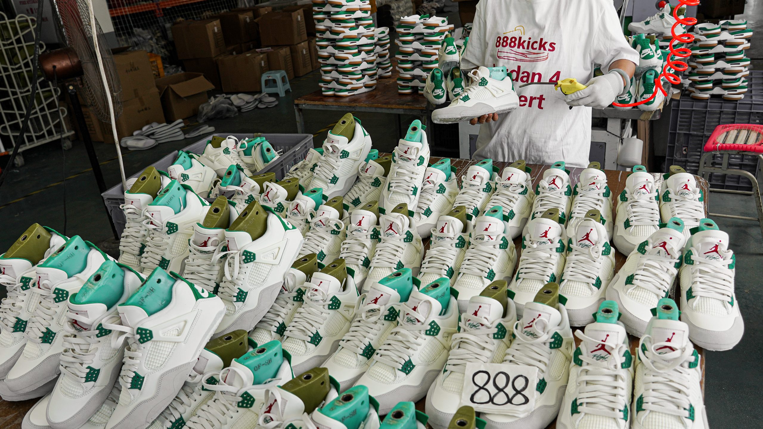 Jordan 4 Retro SB Pine Green