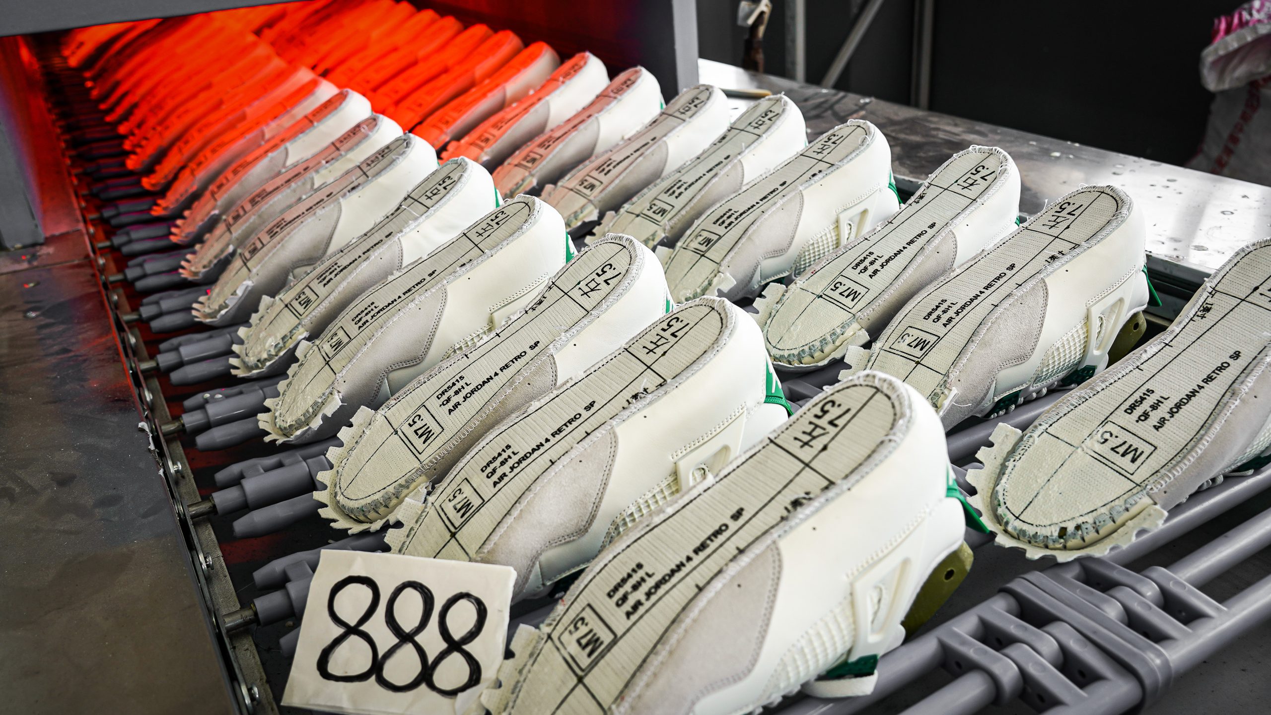 Jordan 4 Retro SB Pine Green