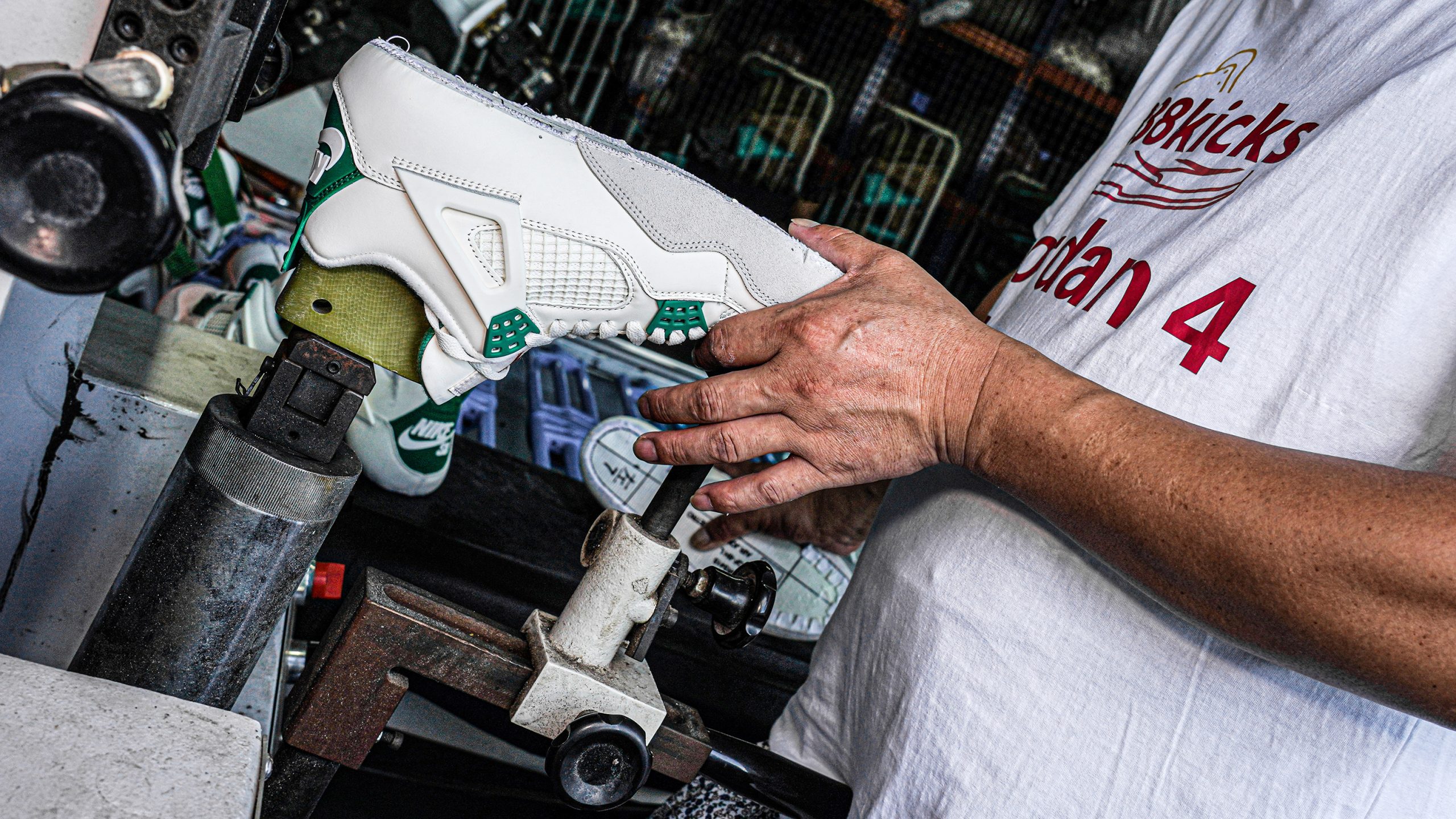 Jordan 4 Retro SB Pine Green