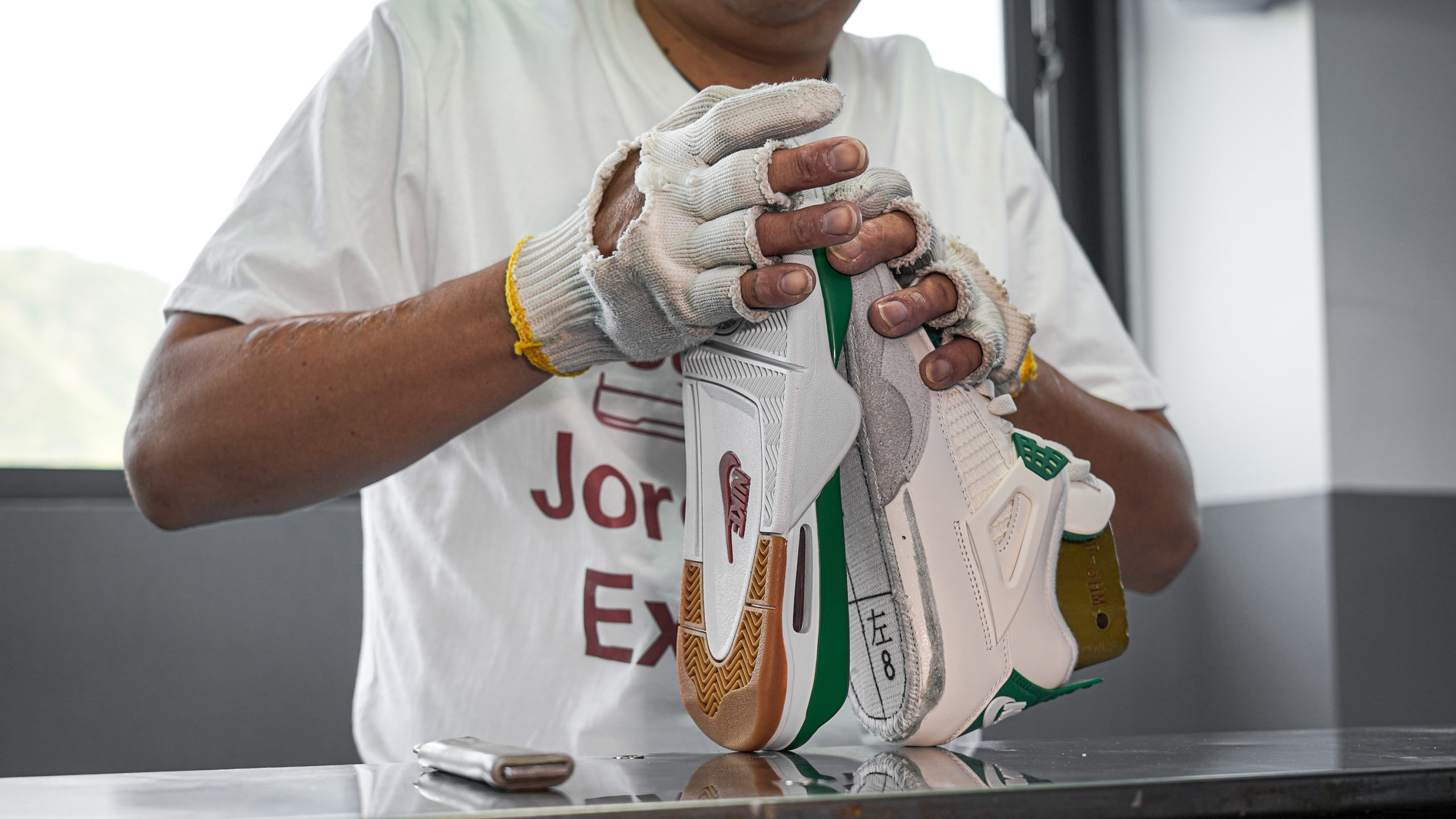 Jordan 4 Retro SB Pine Green