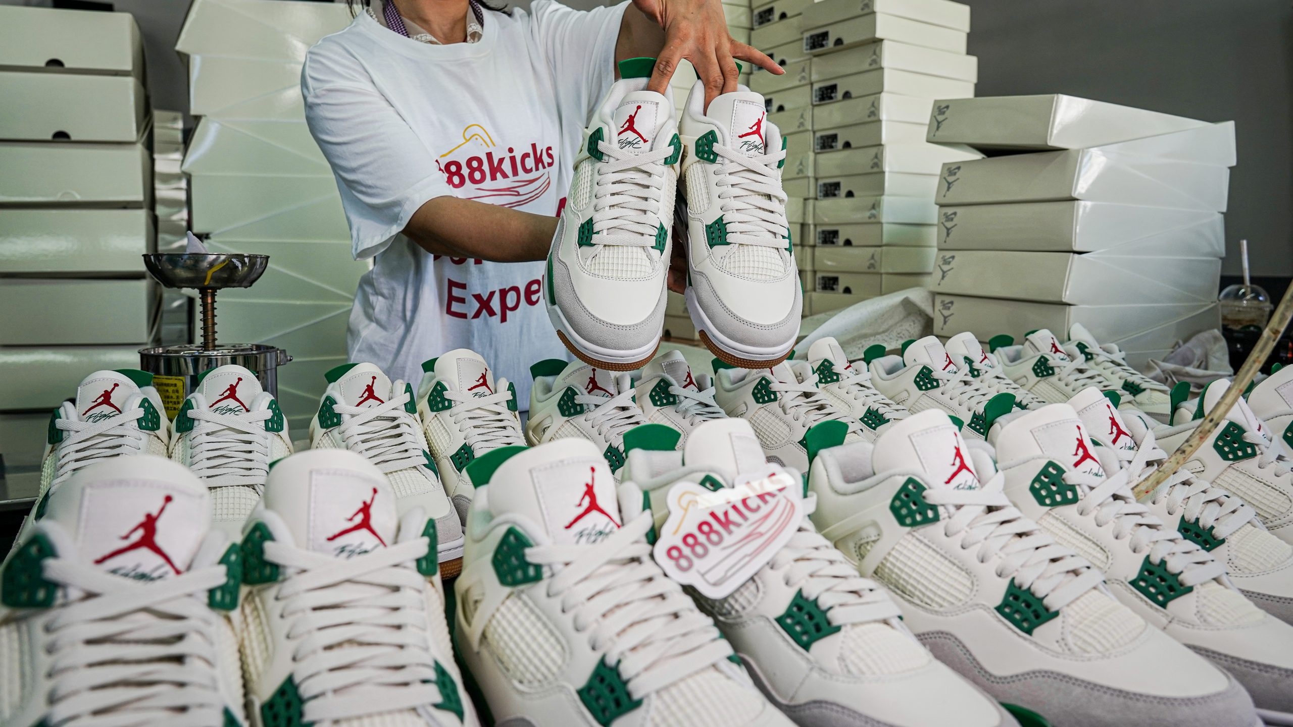 Jordan 4 Retro SB Pine Green