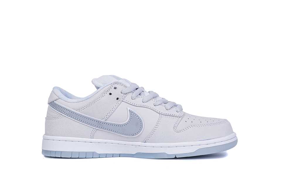 Nike SB Dunk Low White Lobster