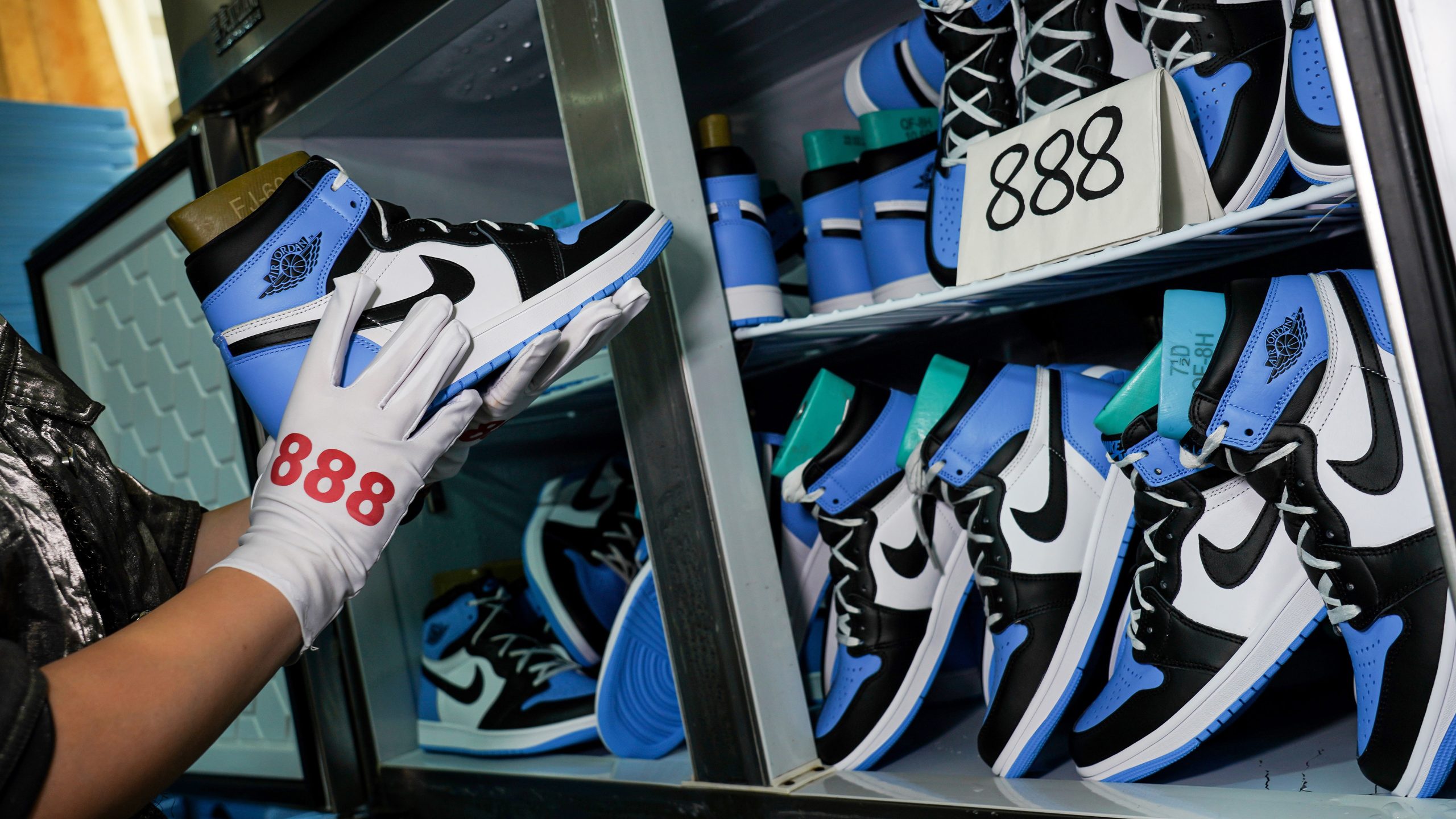 Jordan 1 High OG University Blue