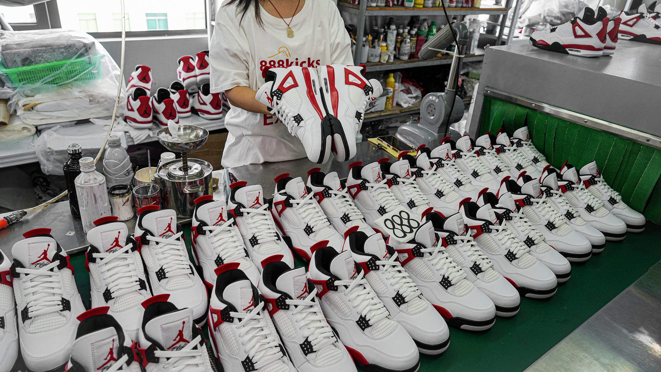 Jordan 4 Retro Neutral Grey