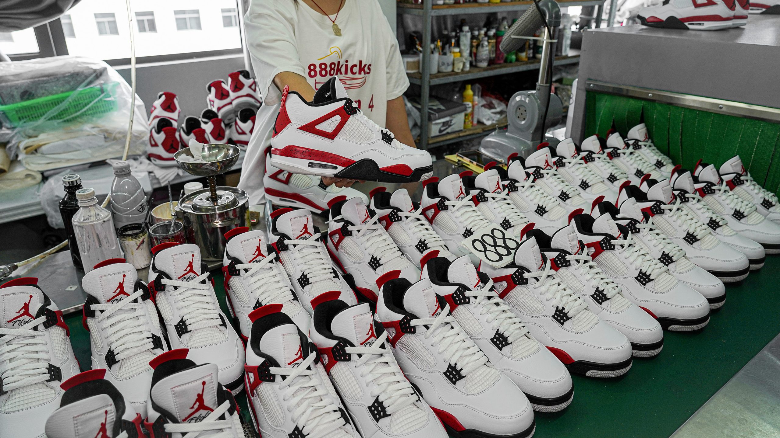 Jordan 4 Retro Neutral Grey