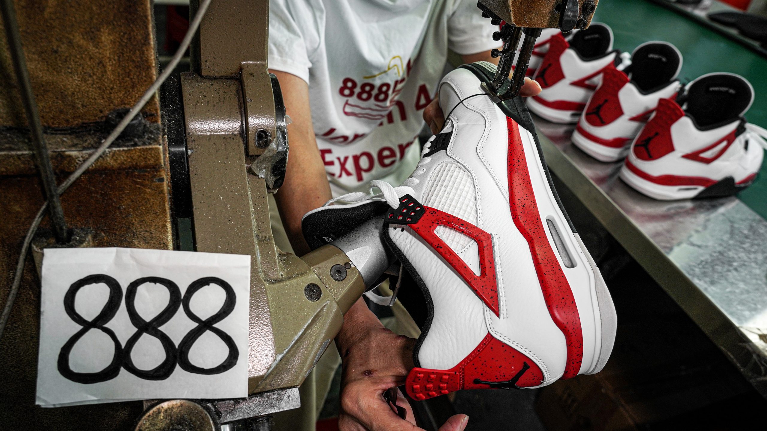 Jordan 4 Retro Neutral Grey