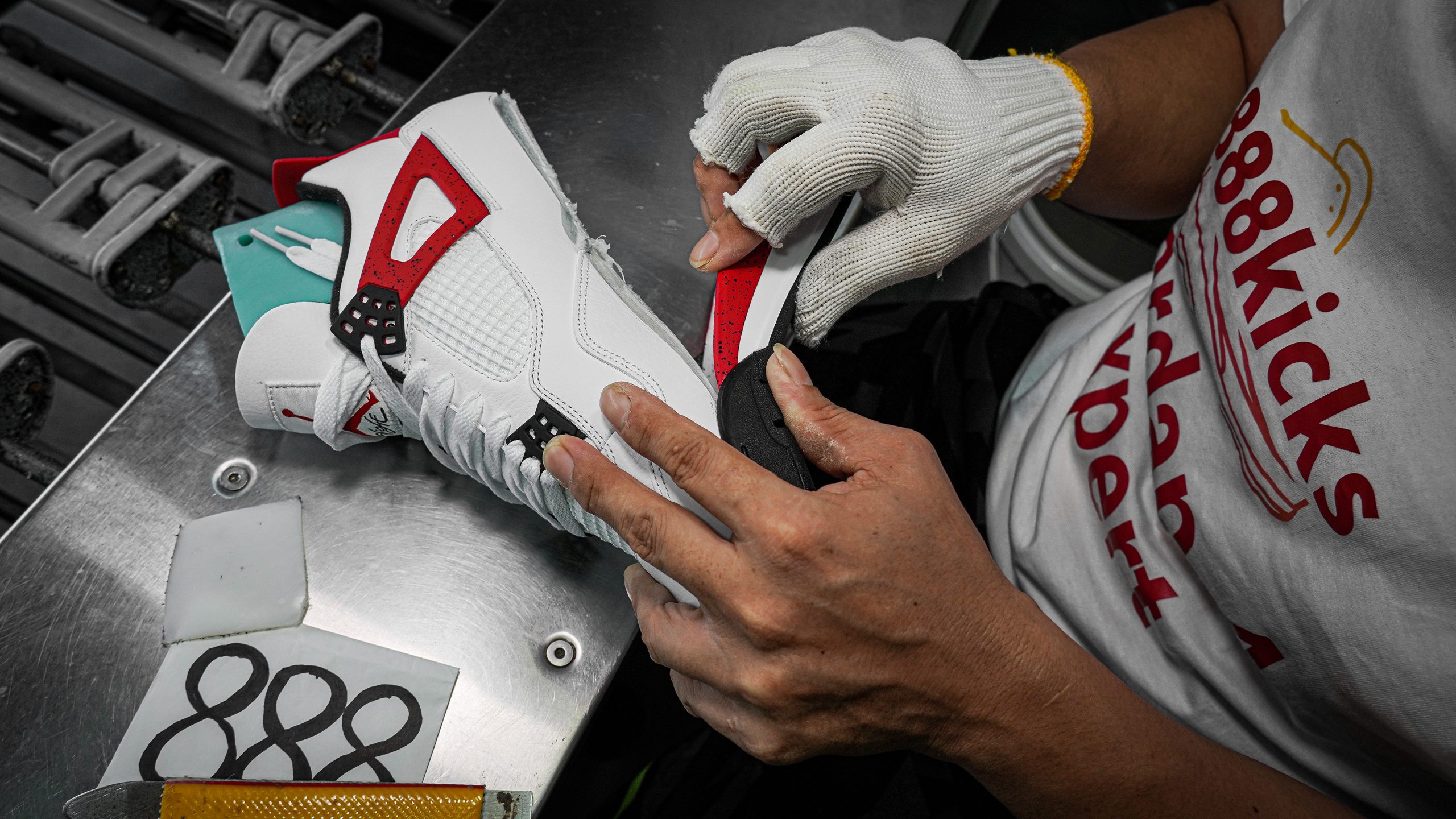 Jordan 4 Retro Neutral Grey