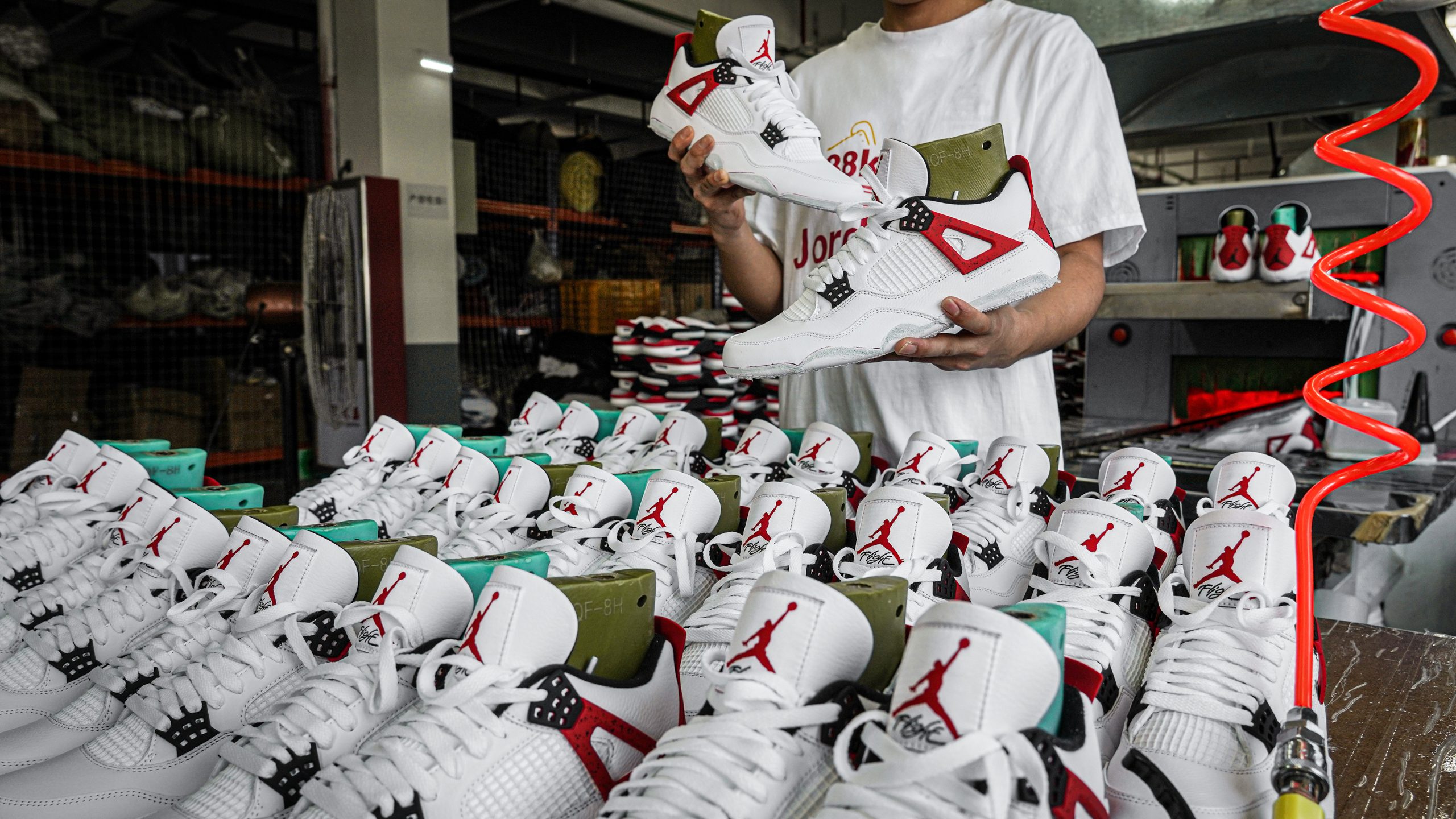 Jordan 4 Retro Neutral Grey