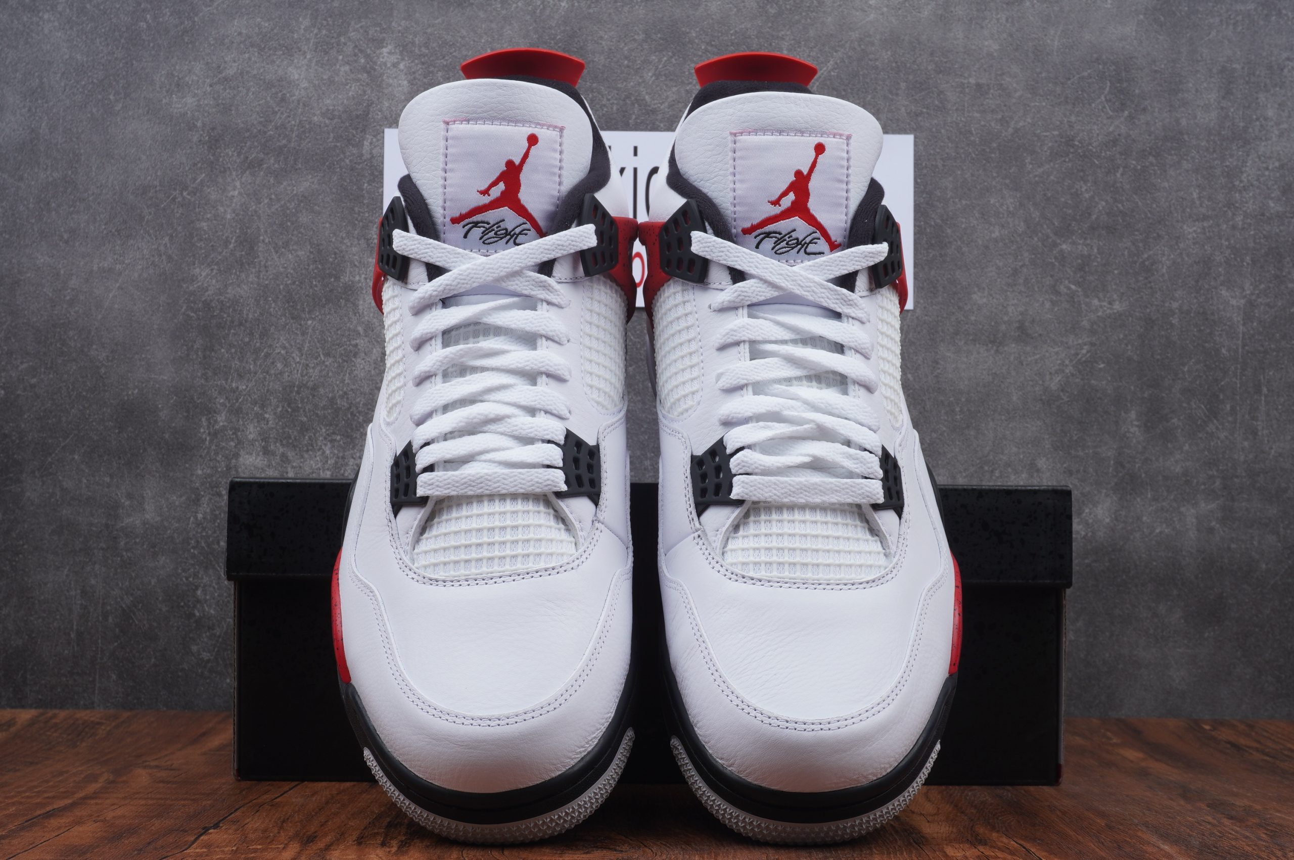 Jordan 4 Retro Neutral Grey