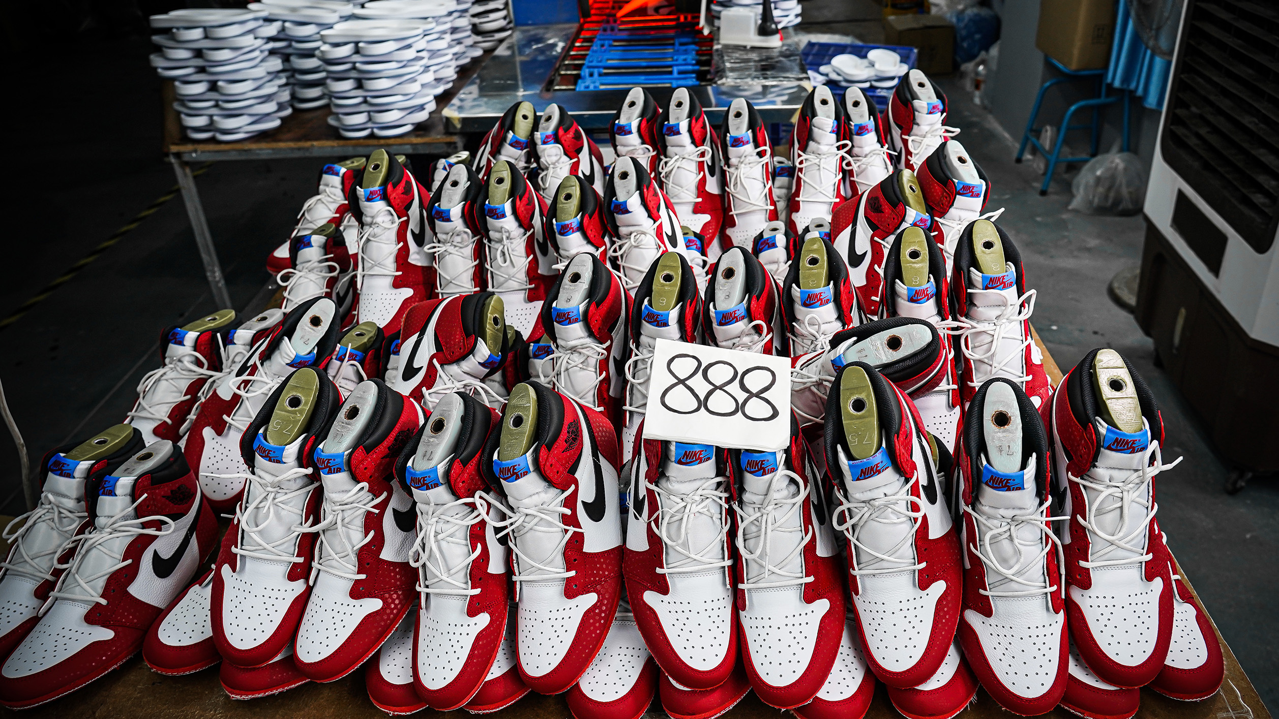 Jordan 1 Retro High Spider Man Origin Story (Special Box)