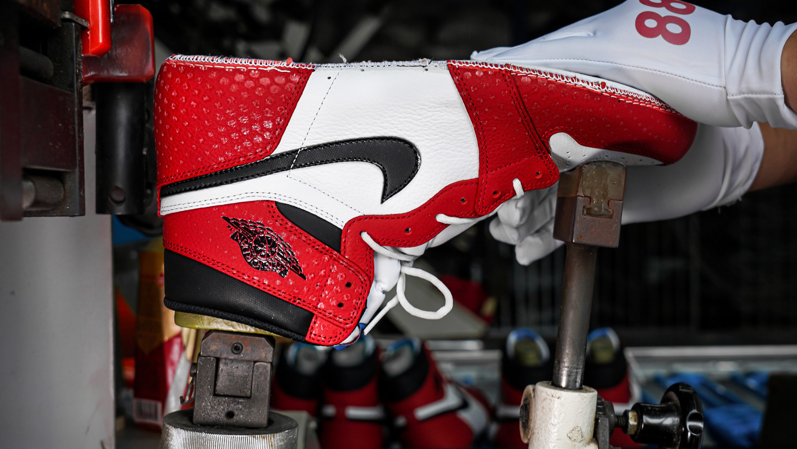 Jordan 1 Retro High Spider Man Origin Story (Special Box)