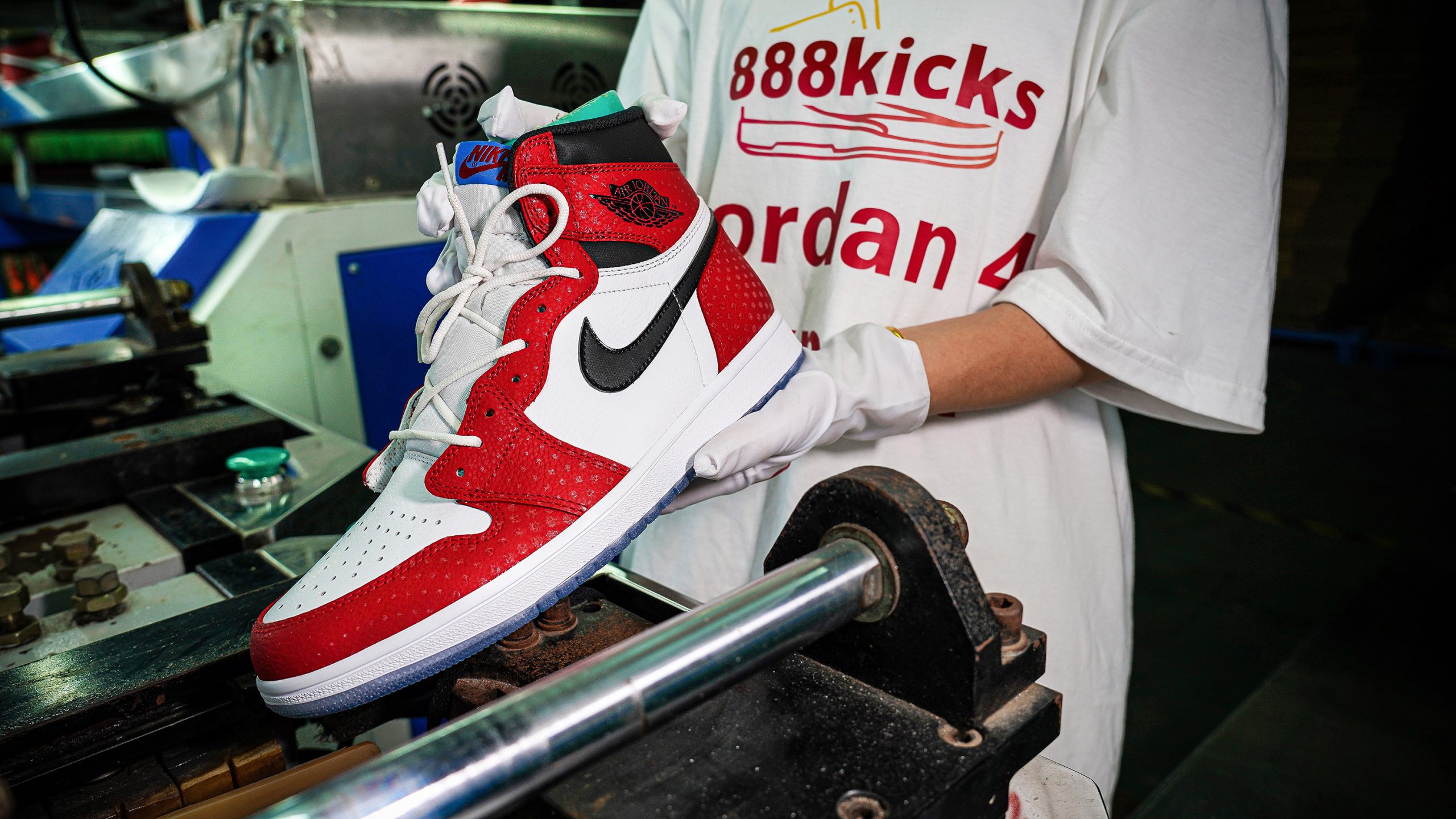 Jordan 1 Retro High Spider Man Origin Story (Special Box)