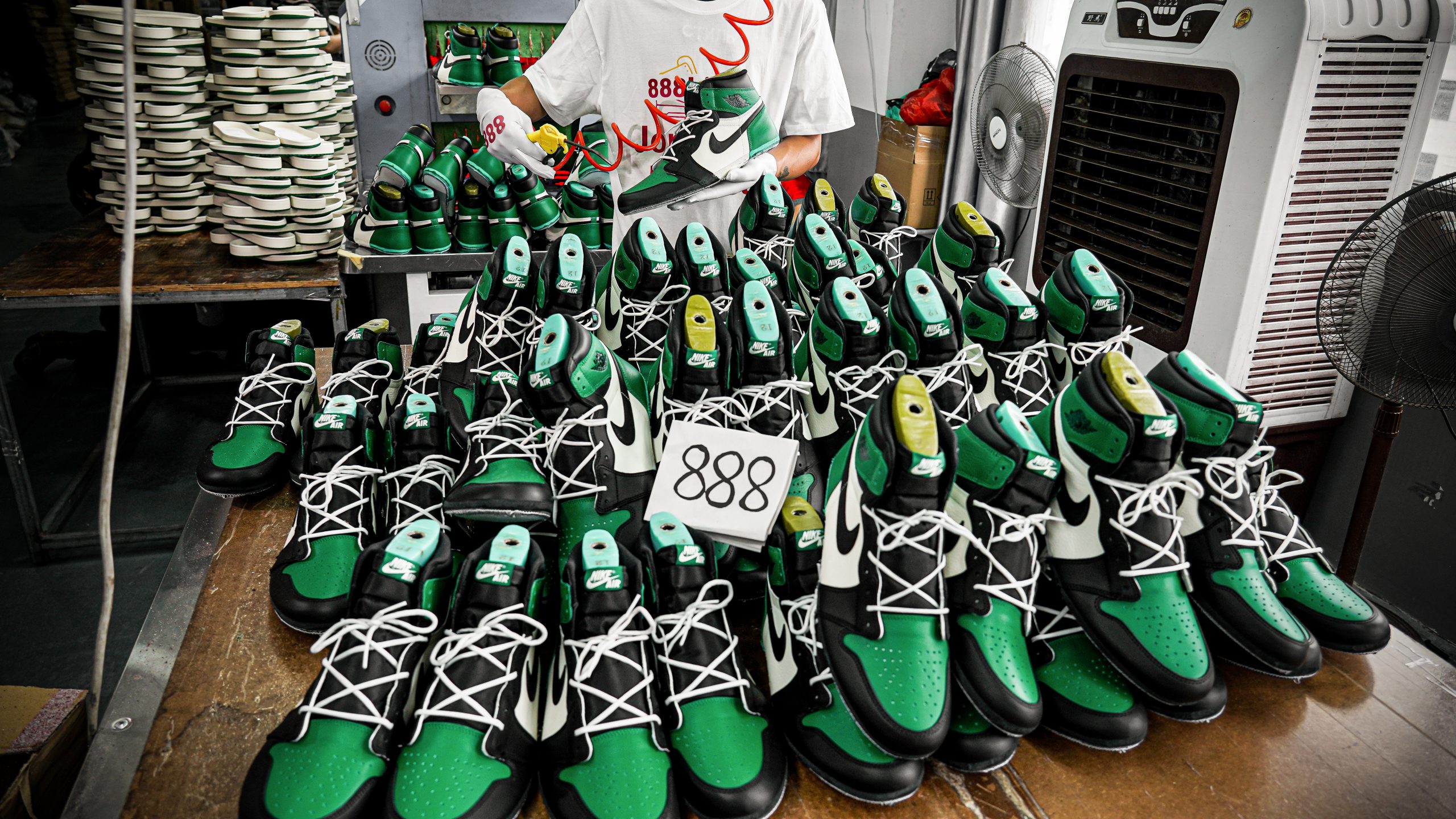 Jordan 1 Retro High Pine Green