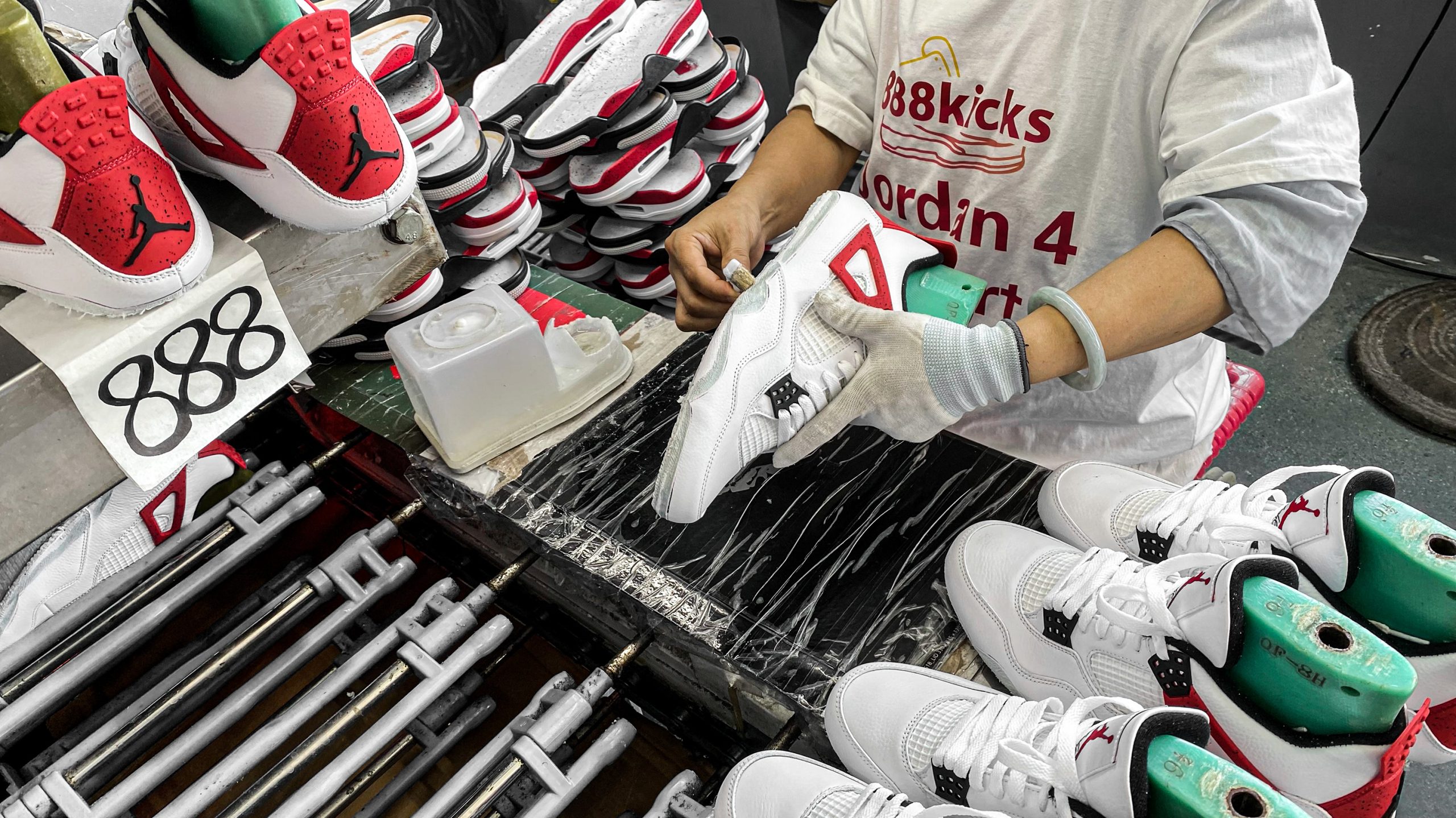 Jordan 4 Retro Neutral Grey