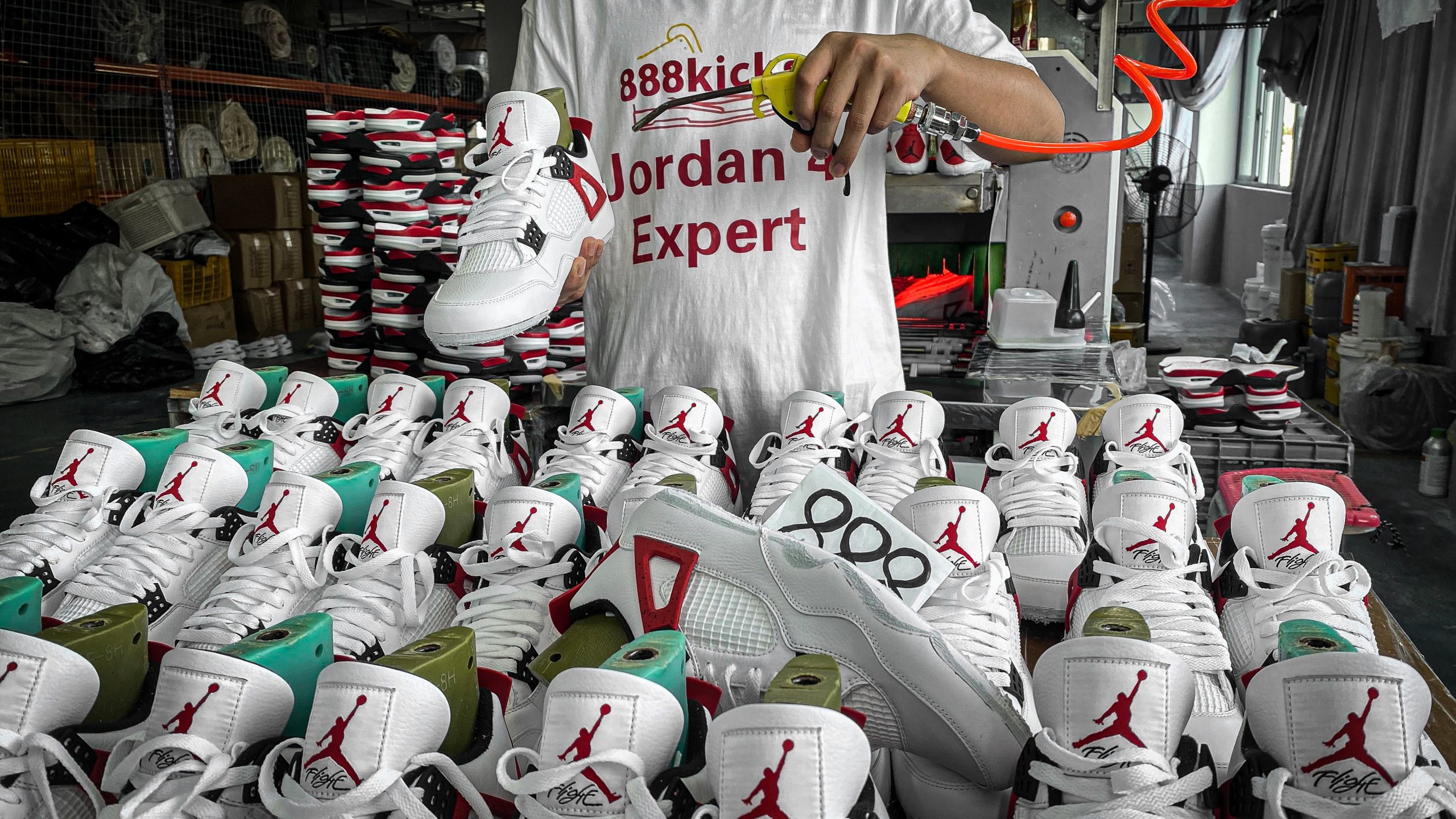 Jordan 4 Retro Neutral Grey