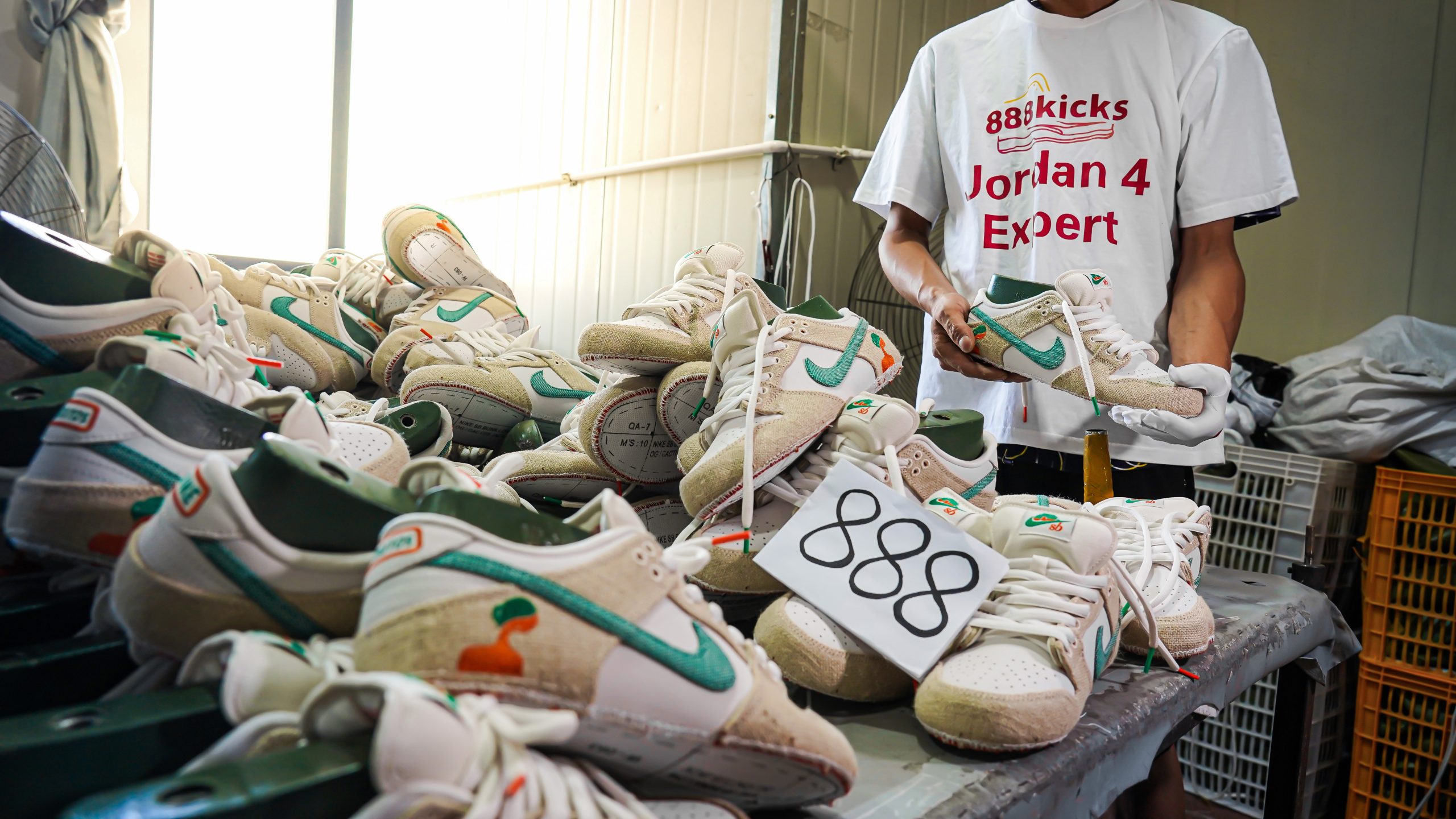Nike SB Dunk Low Jarritos