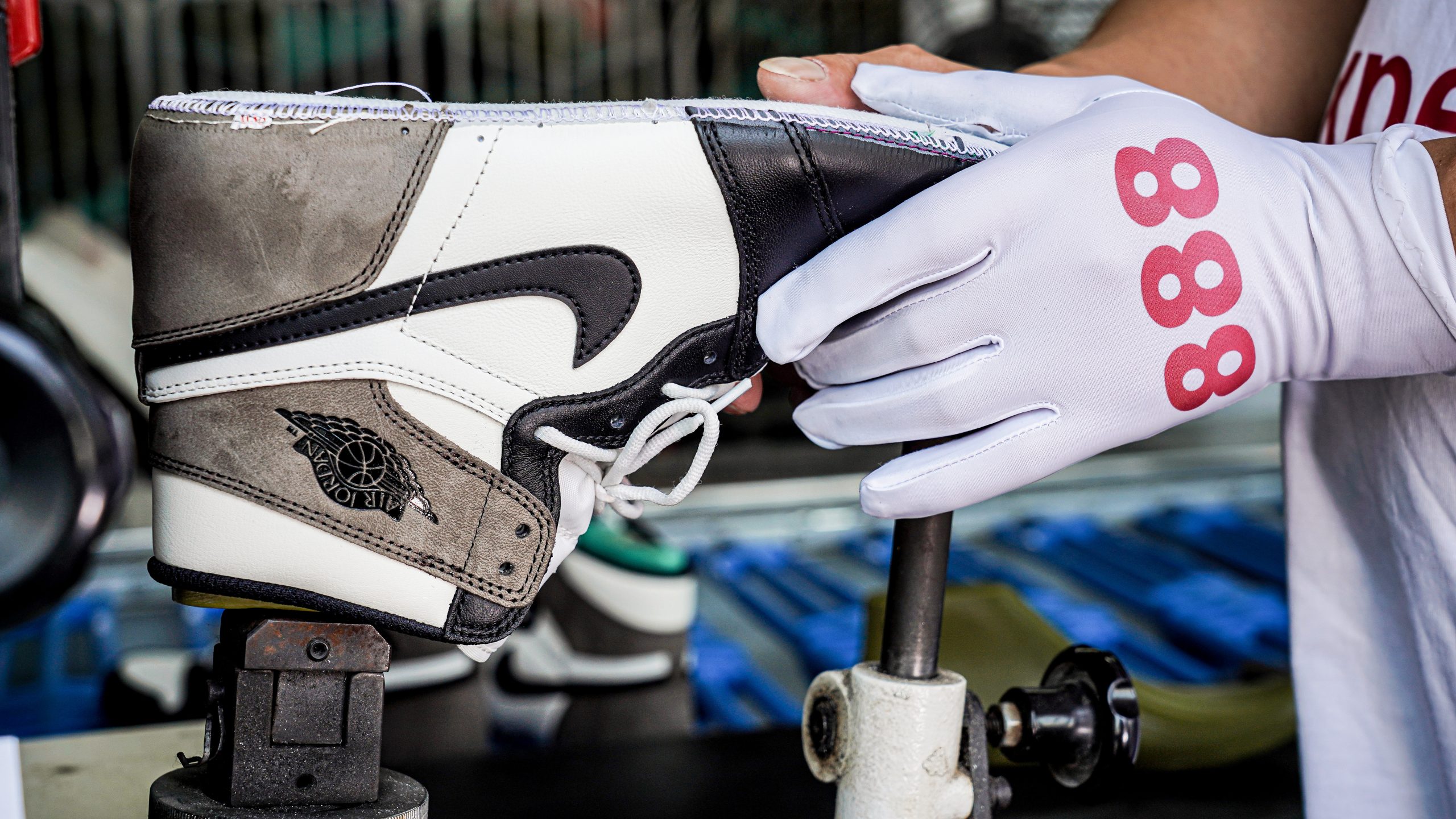 Jordan 1 Retro High Dark Mocha