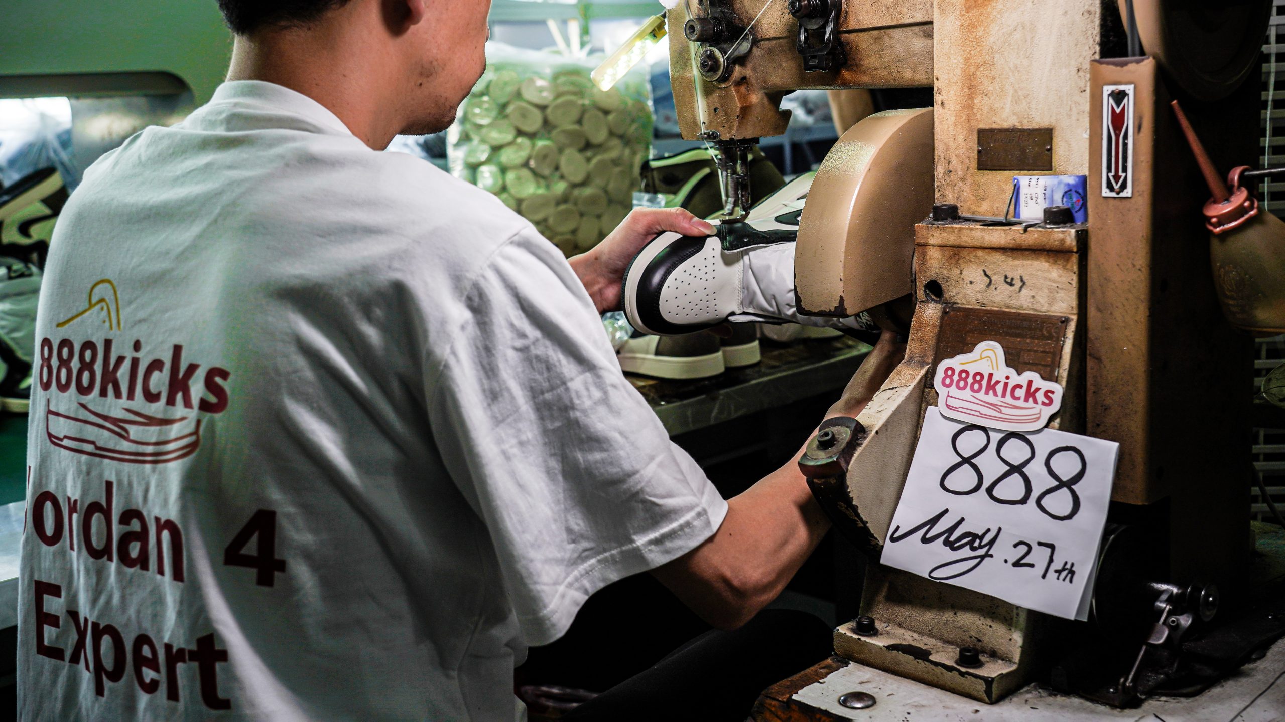 Jordan 1 Retro High Dark Mocha