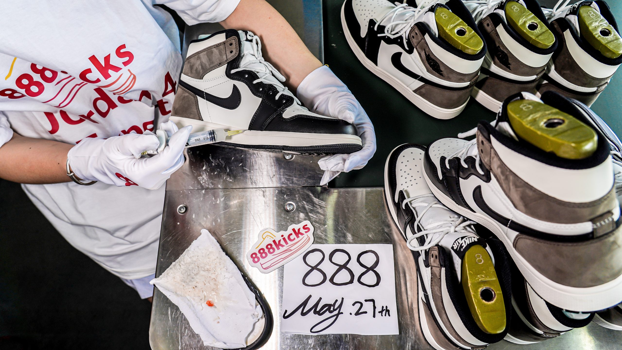 Jordan 1 Retro High Dark Mocha