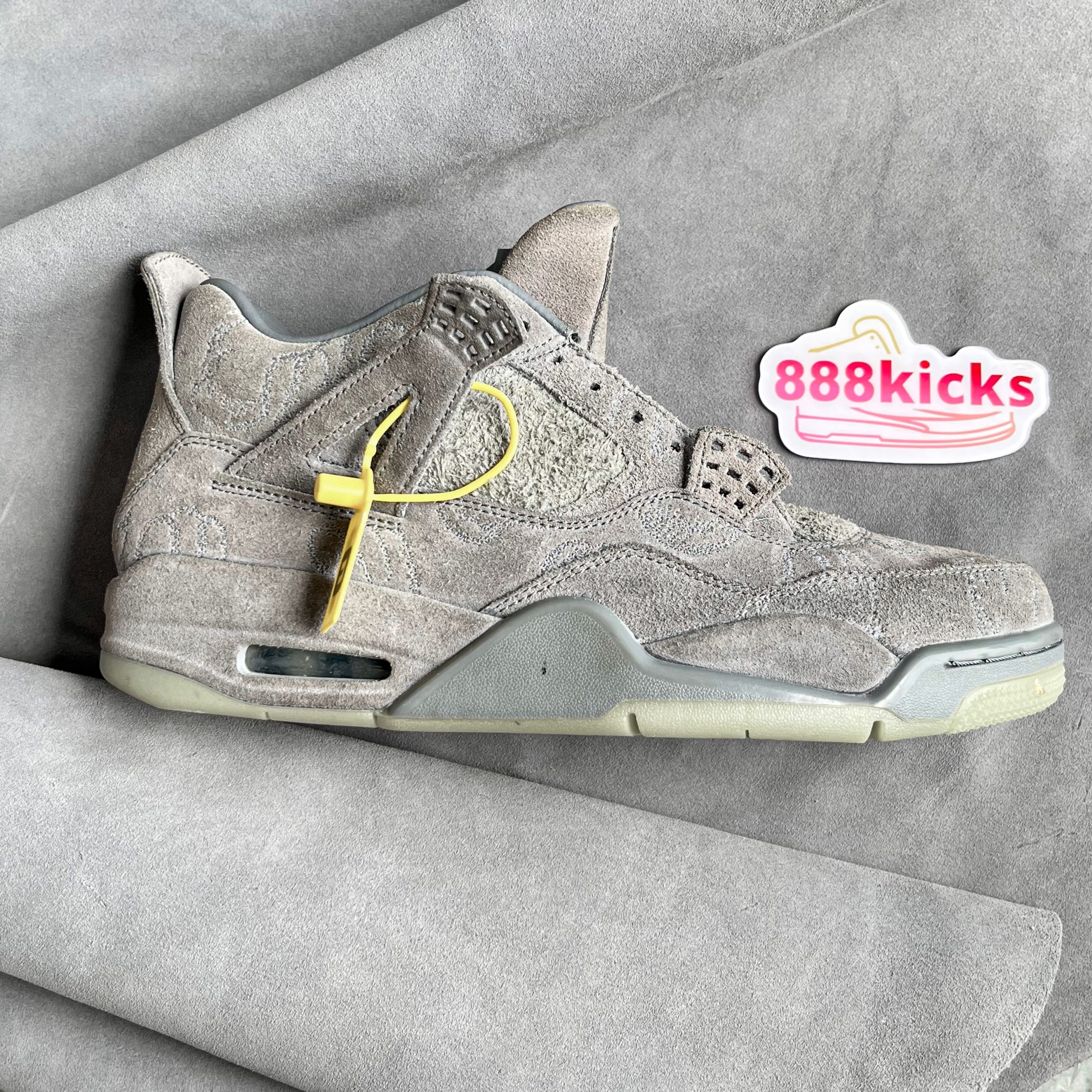 Jordan 4 Retro Kaws