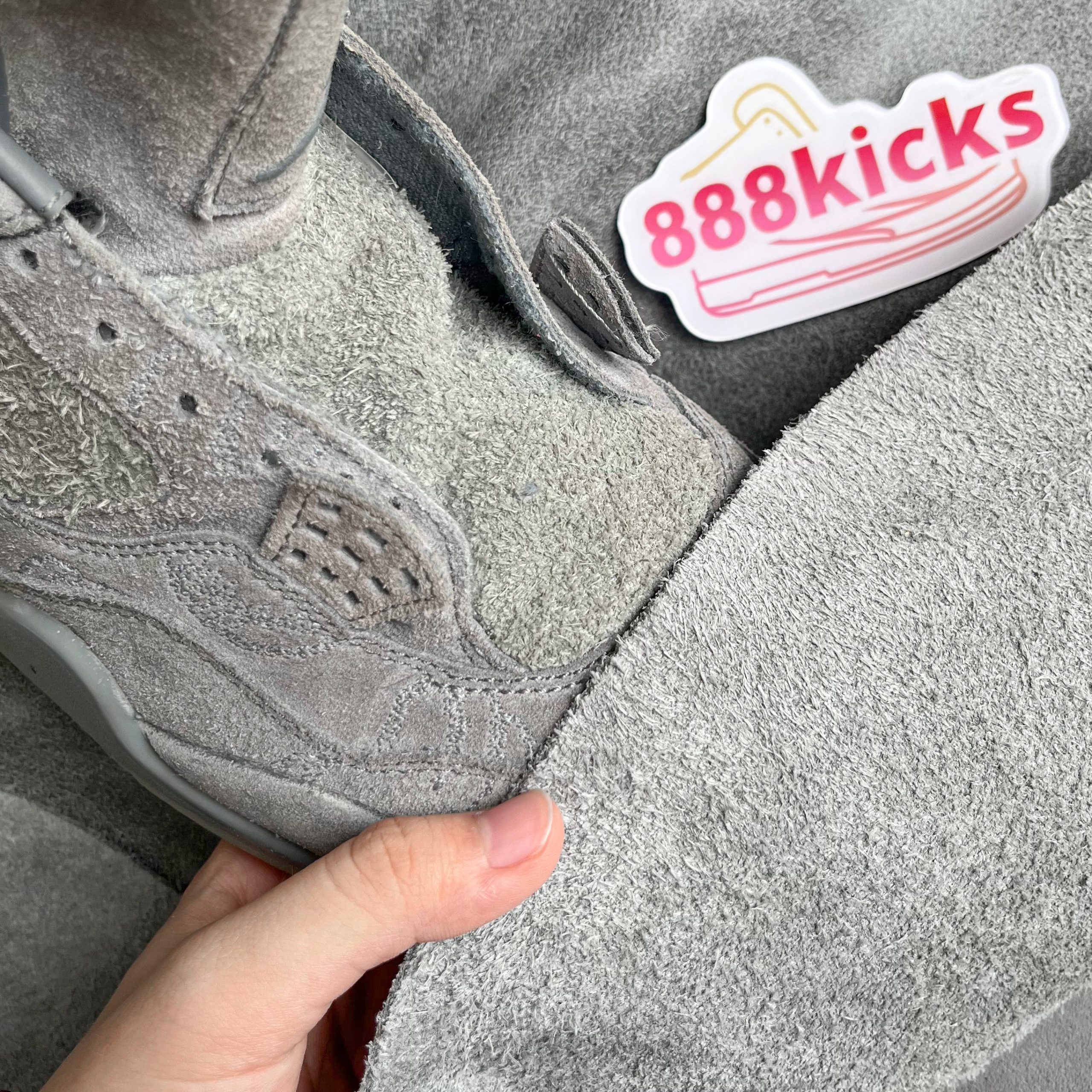 Jordan 4 Retro Kaws