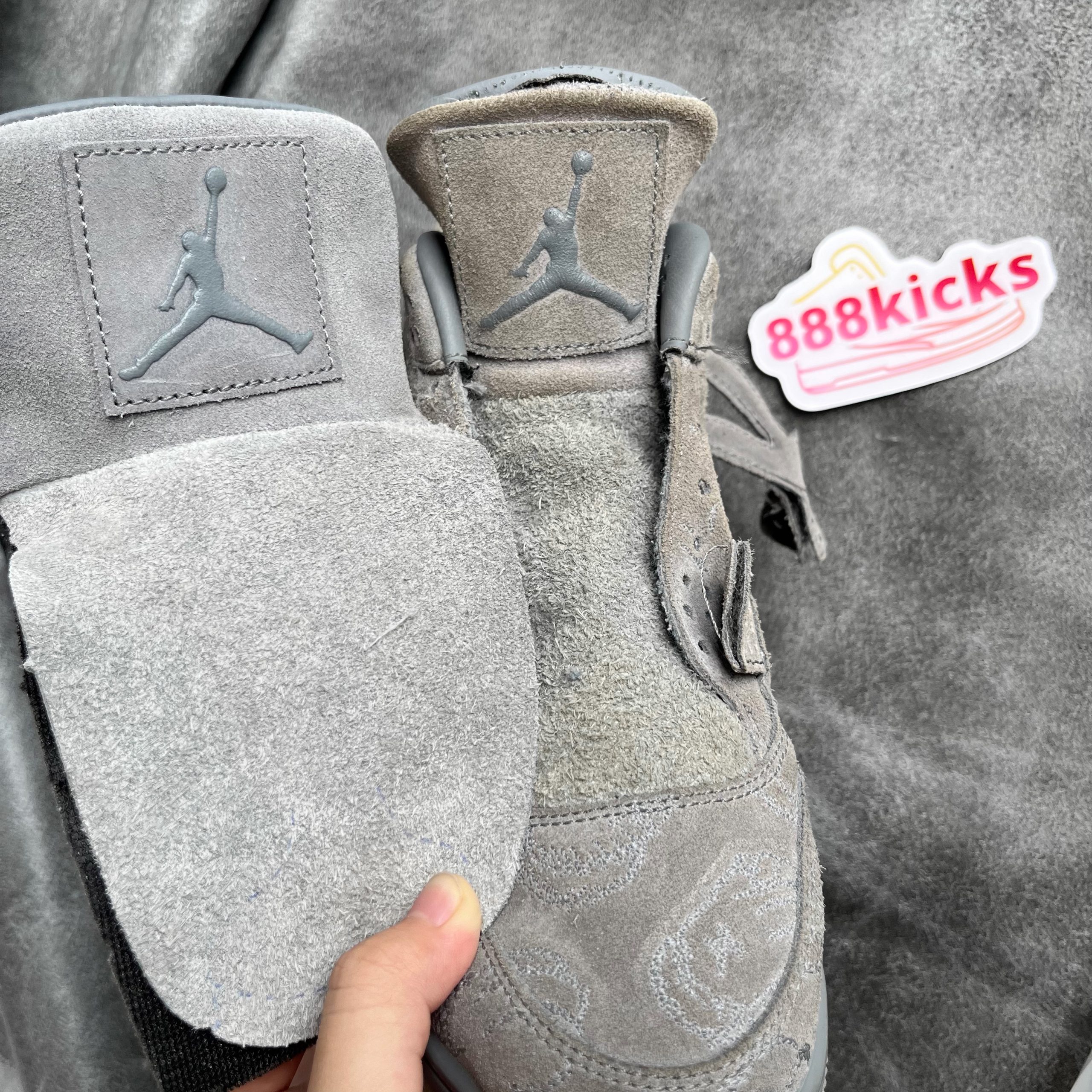 Jordan 4 Retro Kaws
