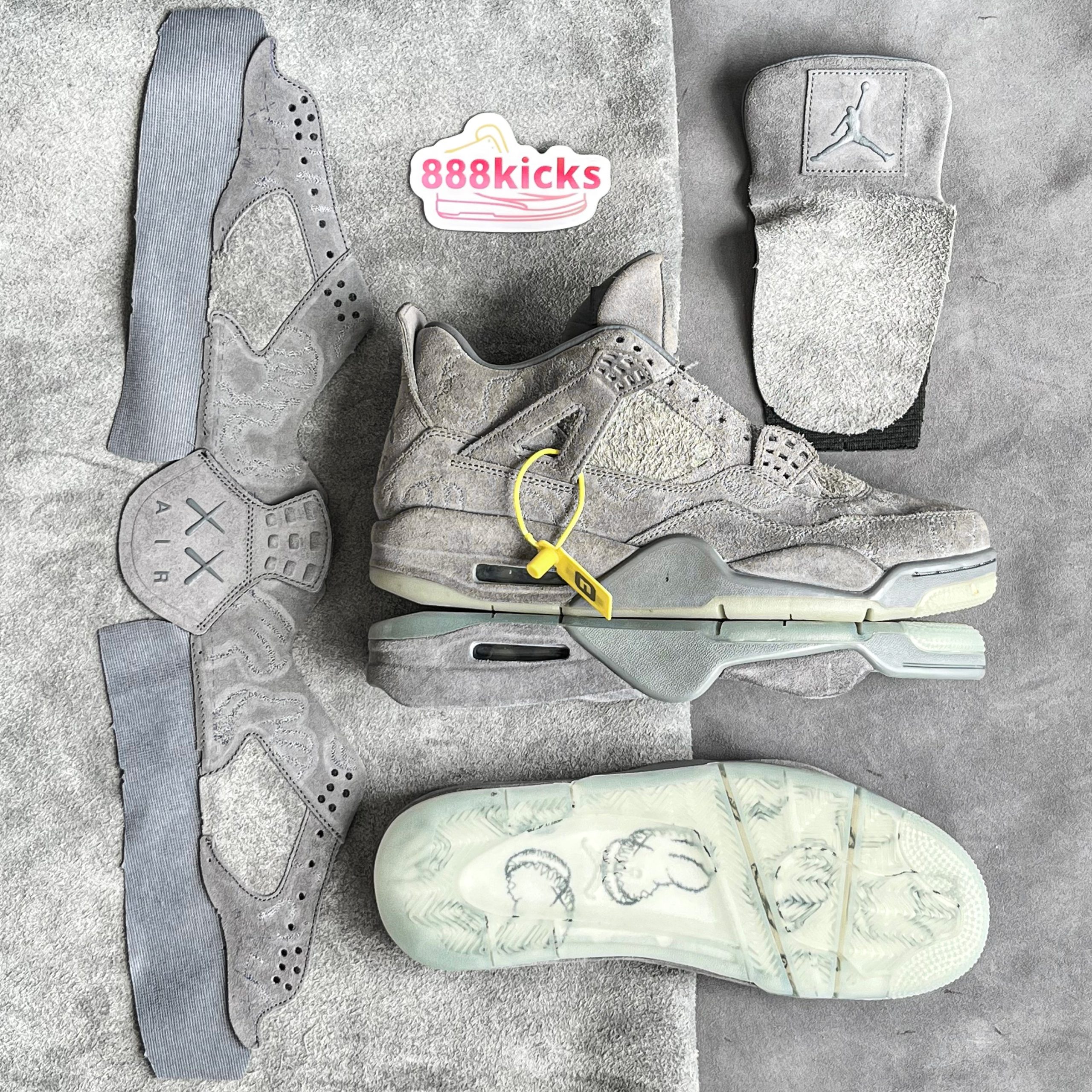 Jordan 4 Retro Kaws