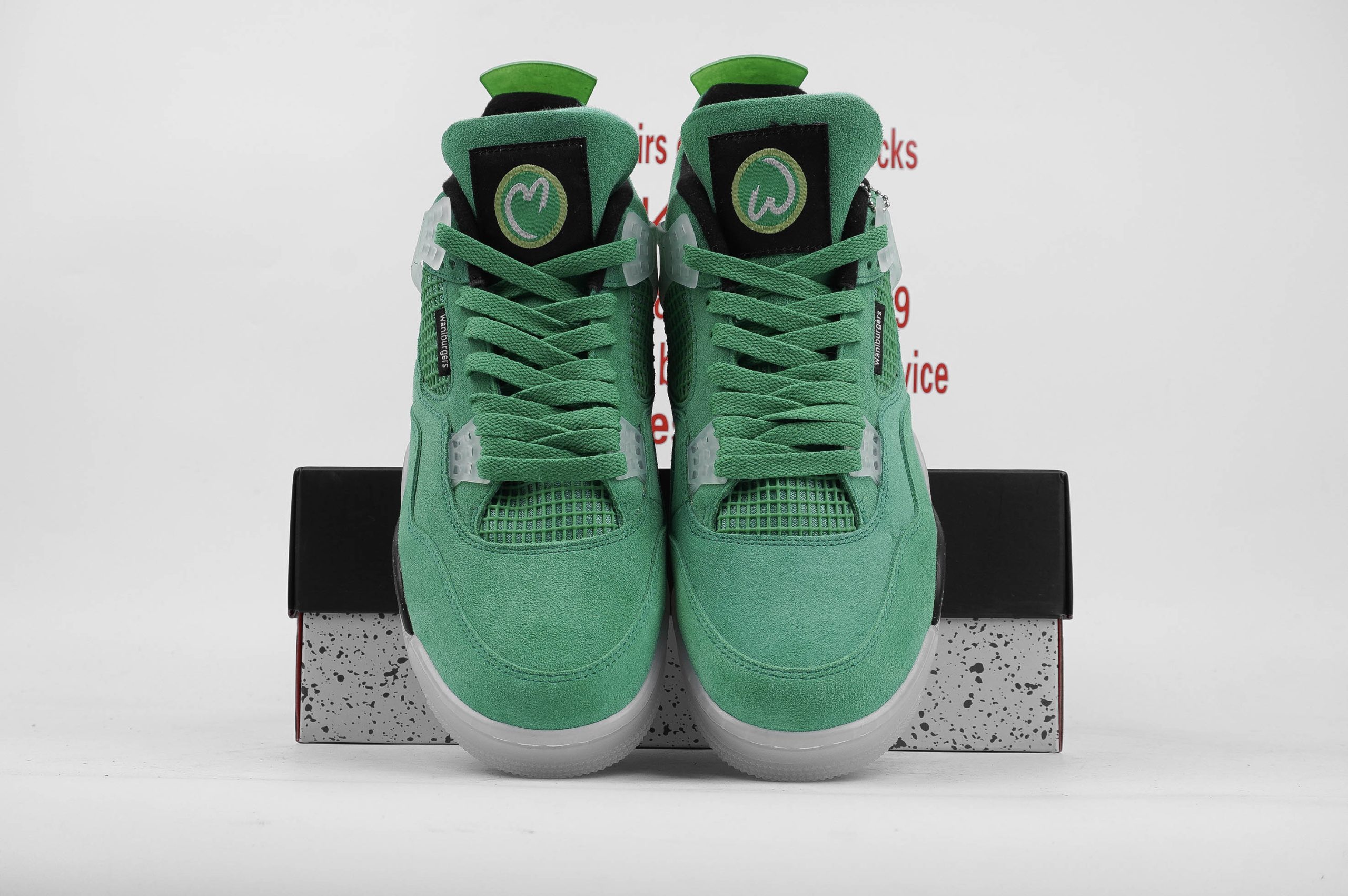 Jordan 4 Retro Wahlburgers