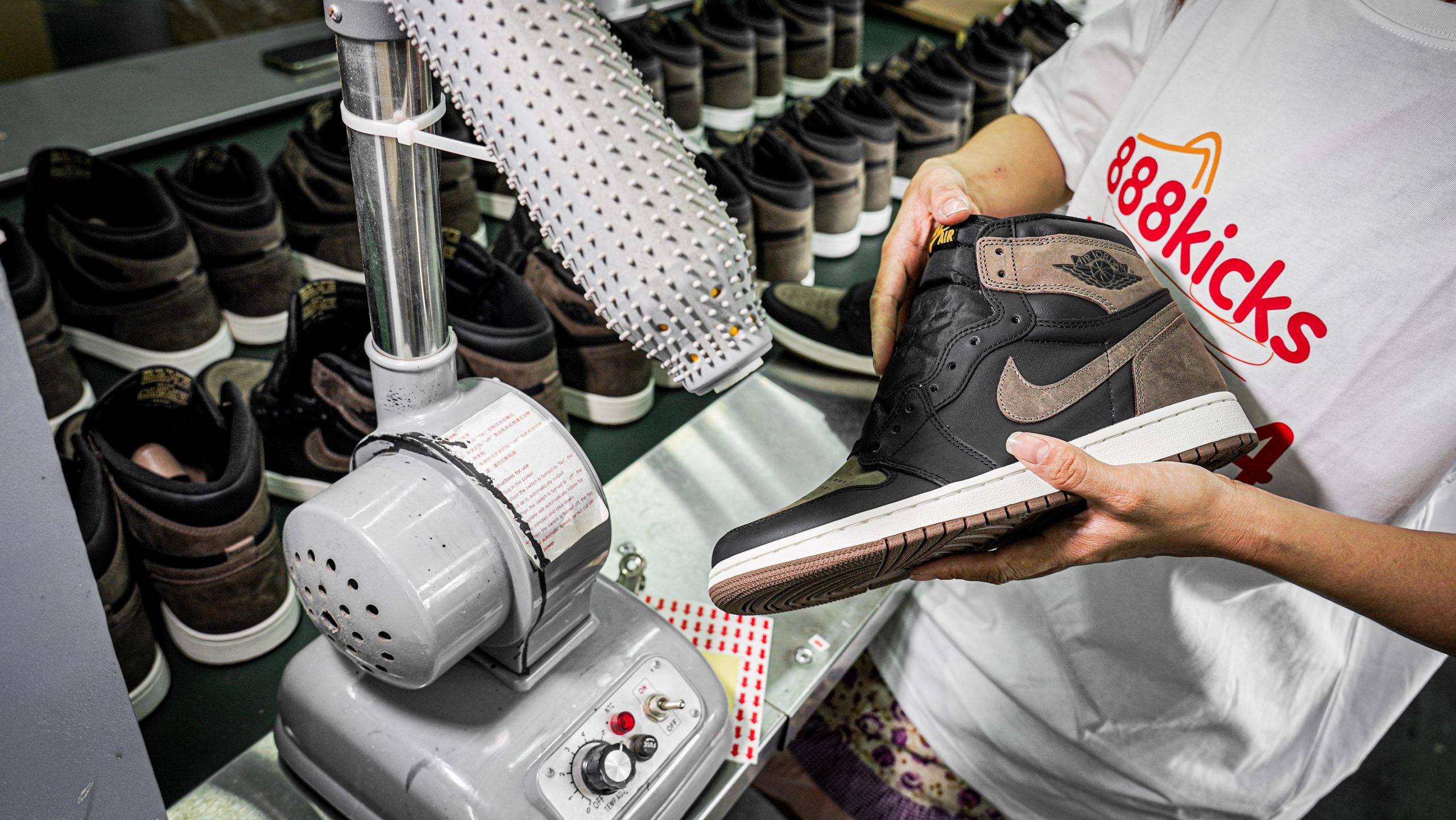 Jordan 1 Retro High OG Palomino