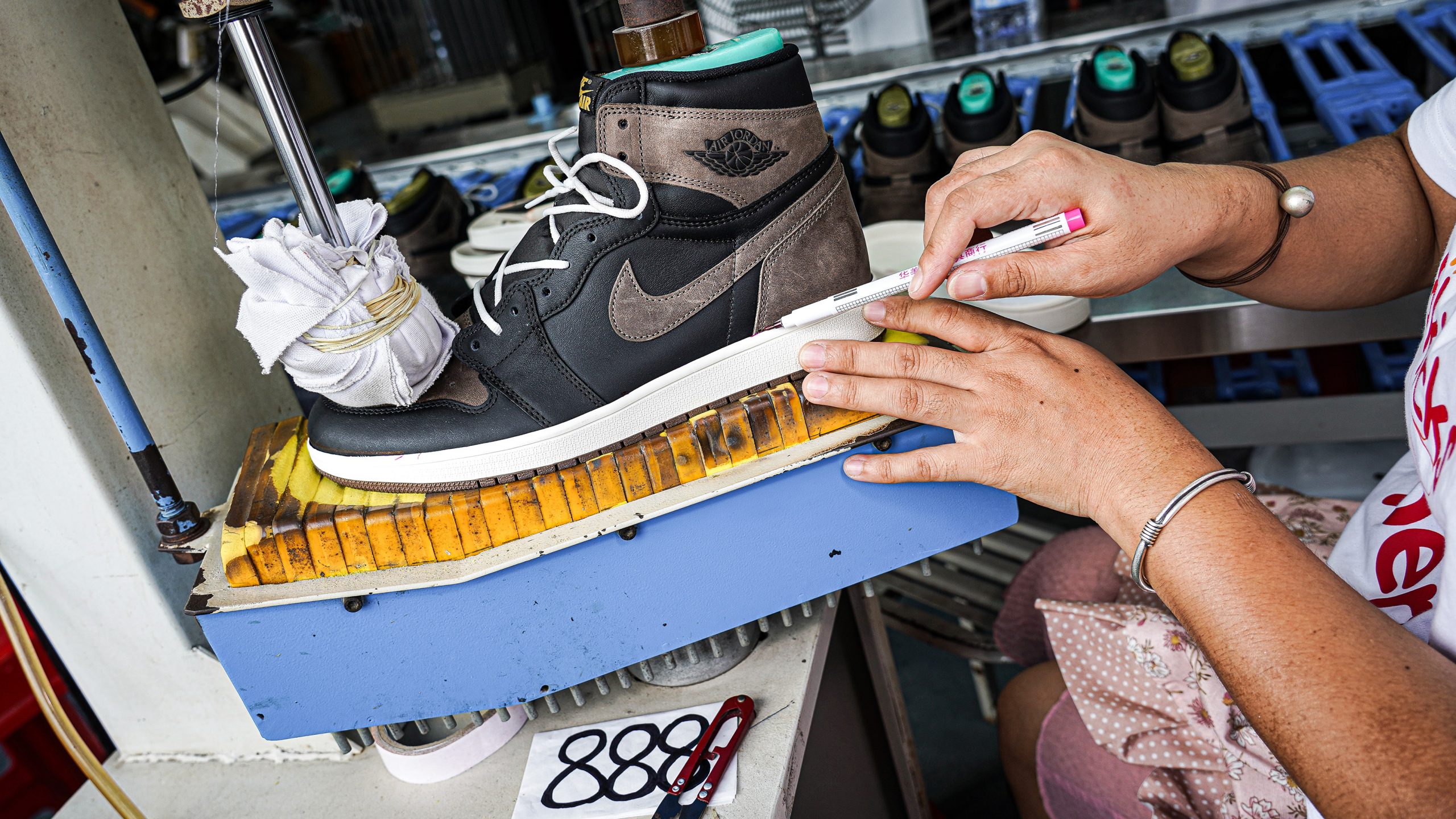 Jordan 1 Retro High OG Palomino