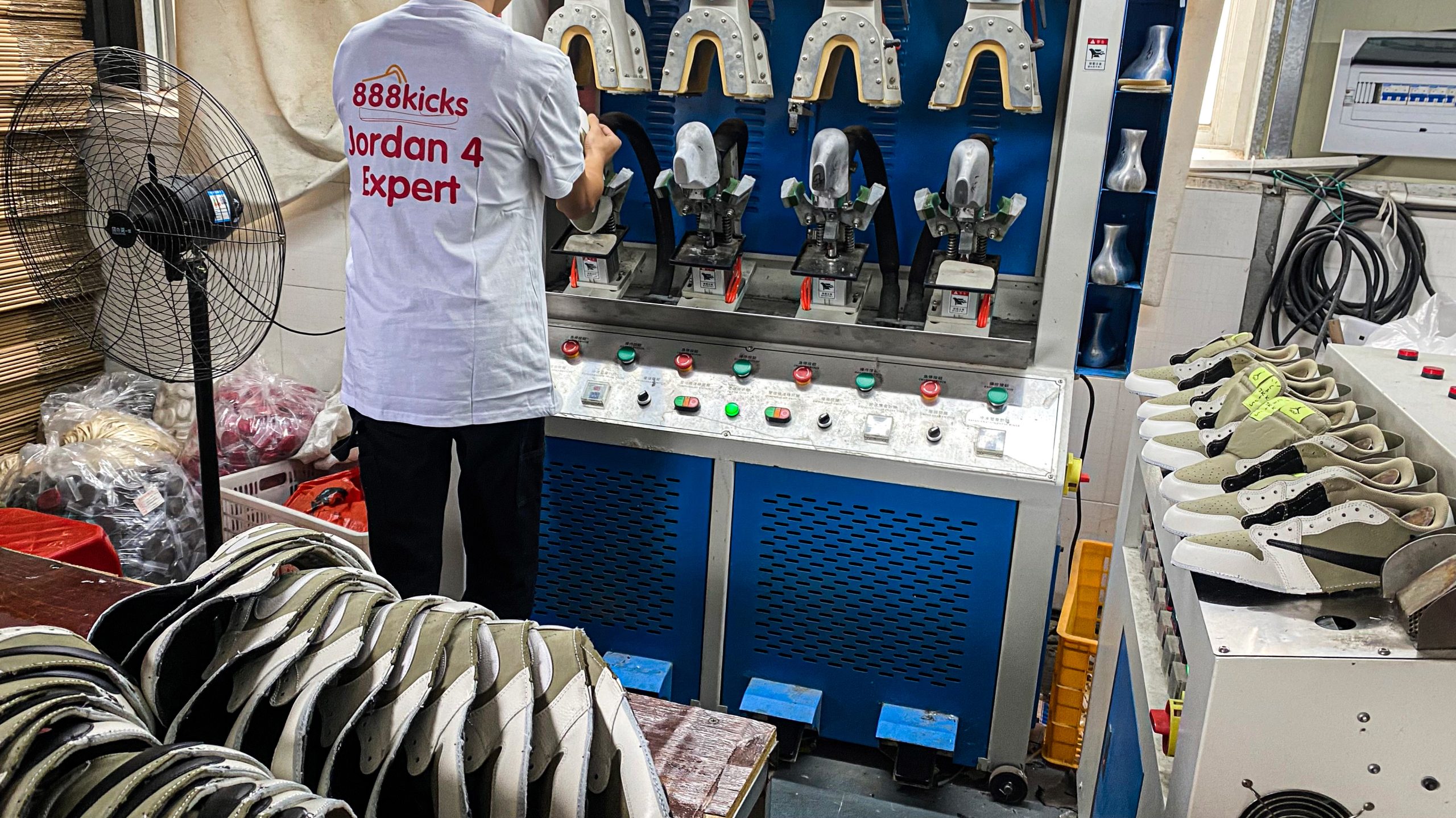 Jordan 1 Retro Low Golf Travis Scott Neutral Olive