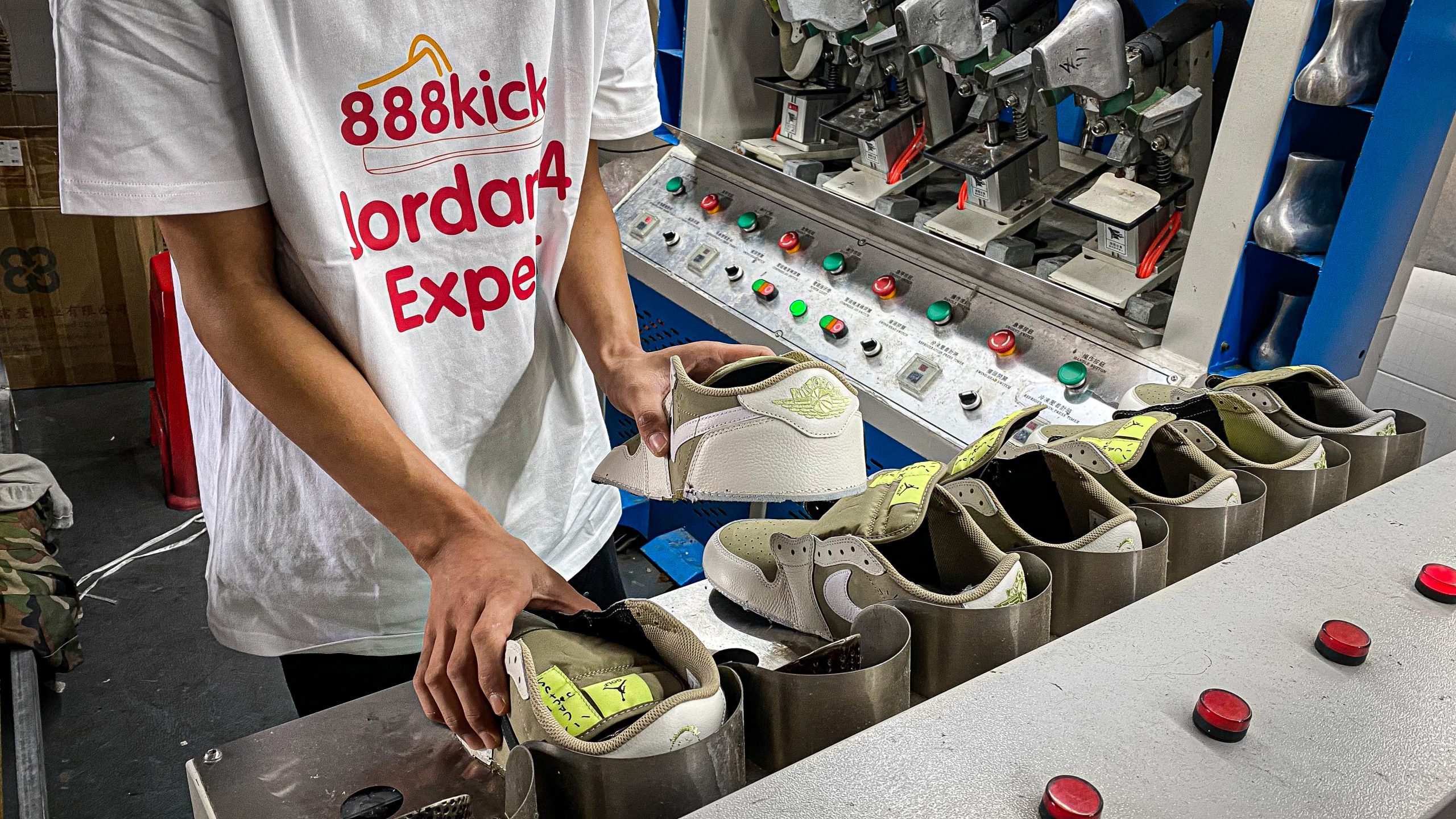 Jordan 1 Retro Low Golf Travis Scott Neutral Olive