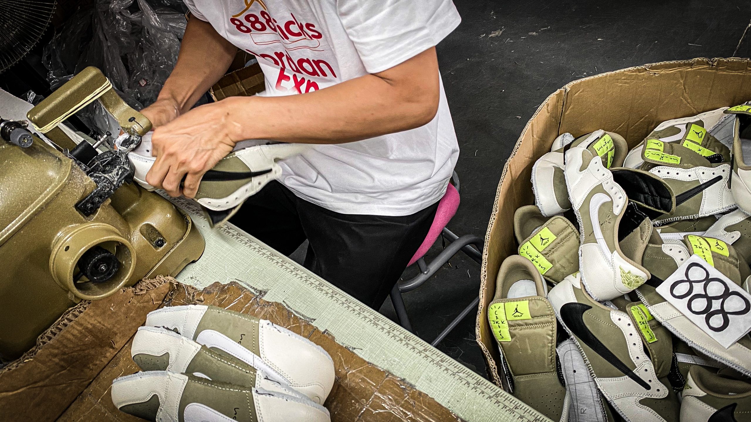 Jordan 1 Retro Low Golf Travis Scott Neutral Olive