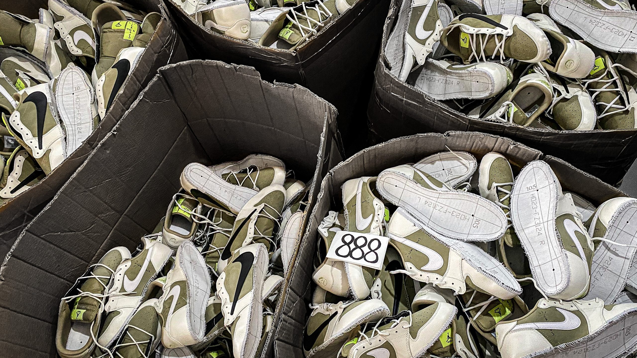 Jordan 1 Retro Low Golf Travis Scott Neutral Olive