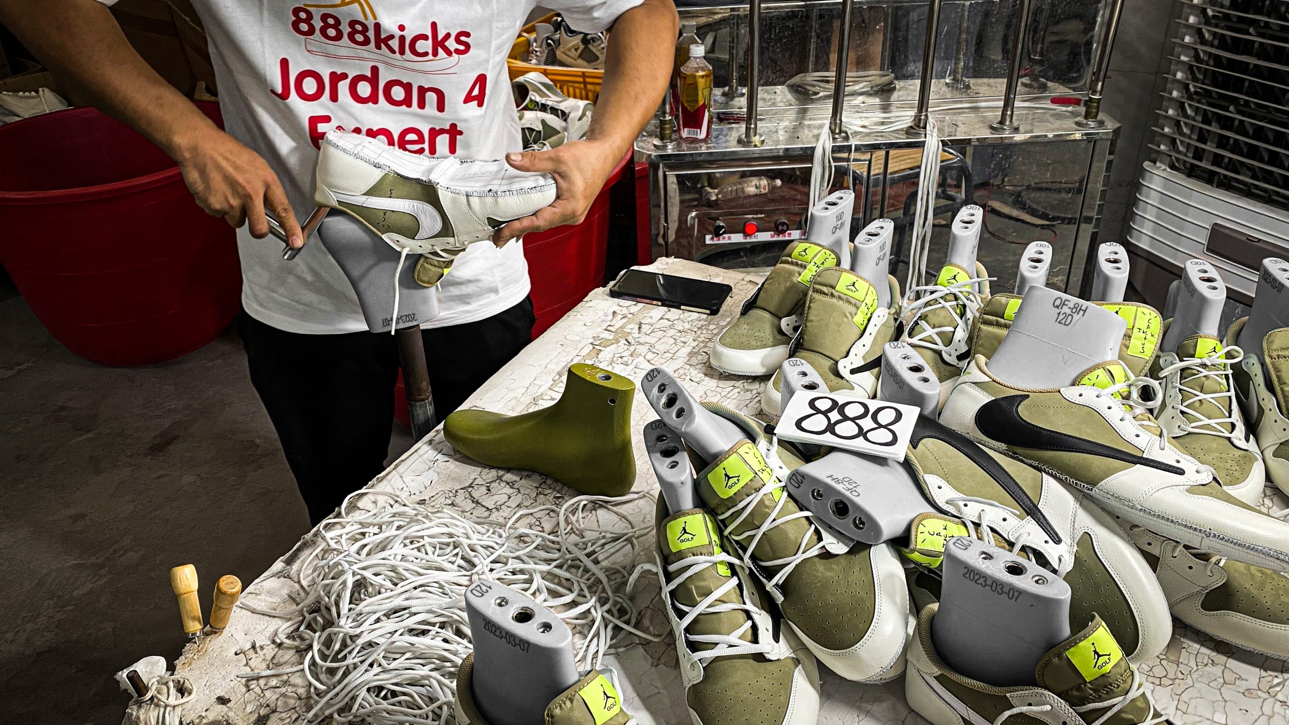 Jordan 1 Retro Low Golf Travis Scott Neutral Olive