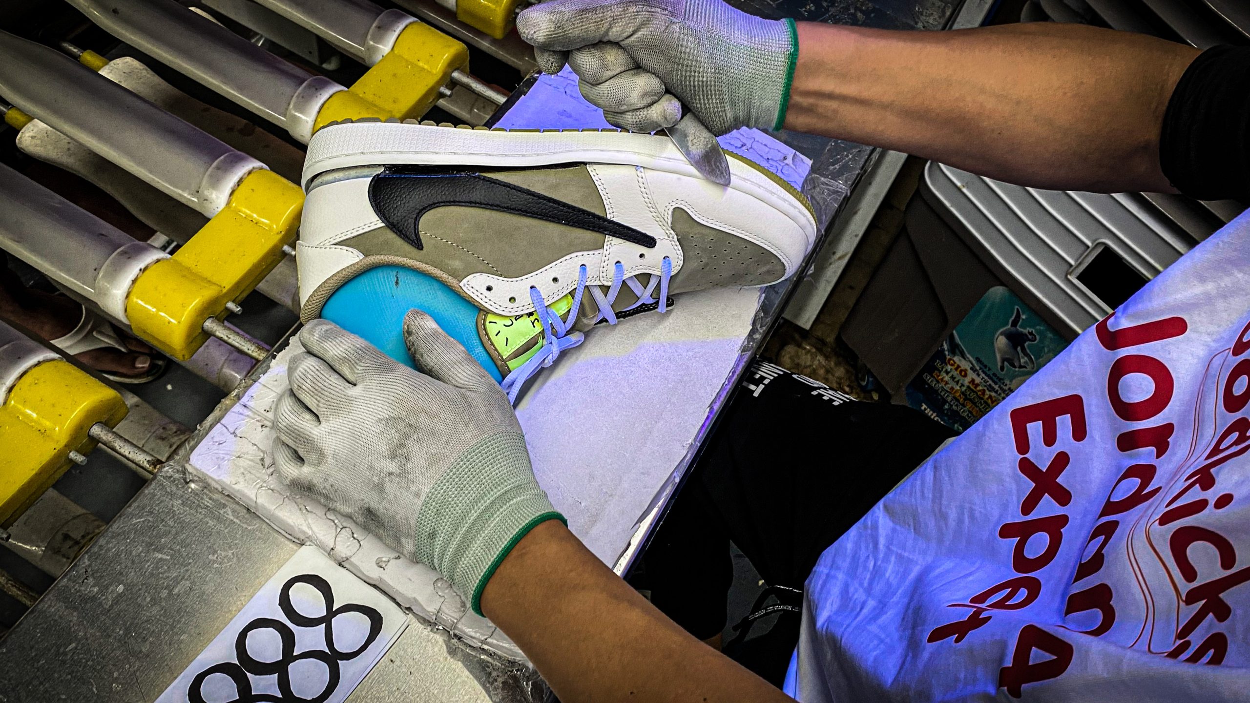 Jordan 1 Retro Low Golf Travis Scott Neutral Olive